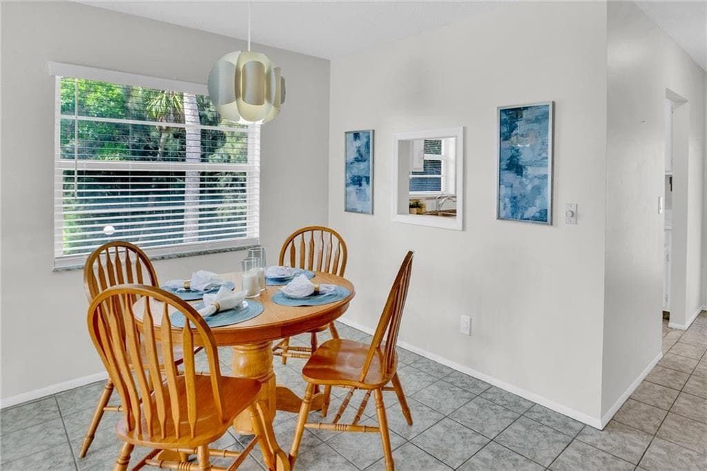 17 Vista Palm Lane 201, Vero Beach, FL 32962 — photo 5 of 34