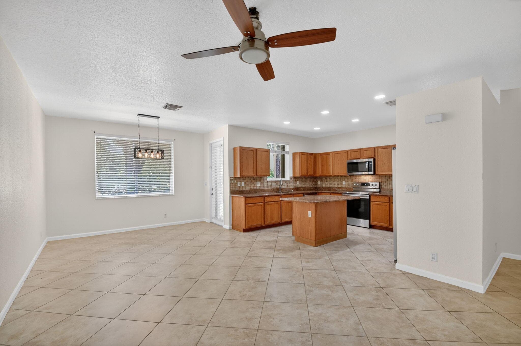 2806 S Evergreen Circle, Boynton Beach, FL 33426 — photo 7 of 41