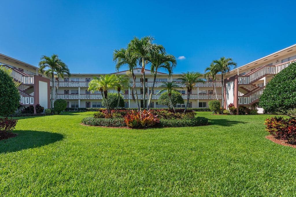 301 Preston H 301, Boca Raton, FL 33434 — photo 1 of 21