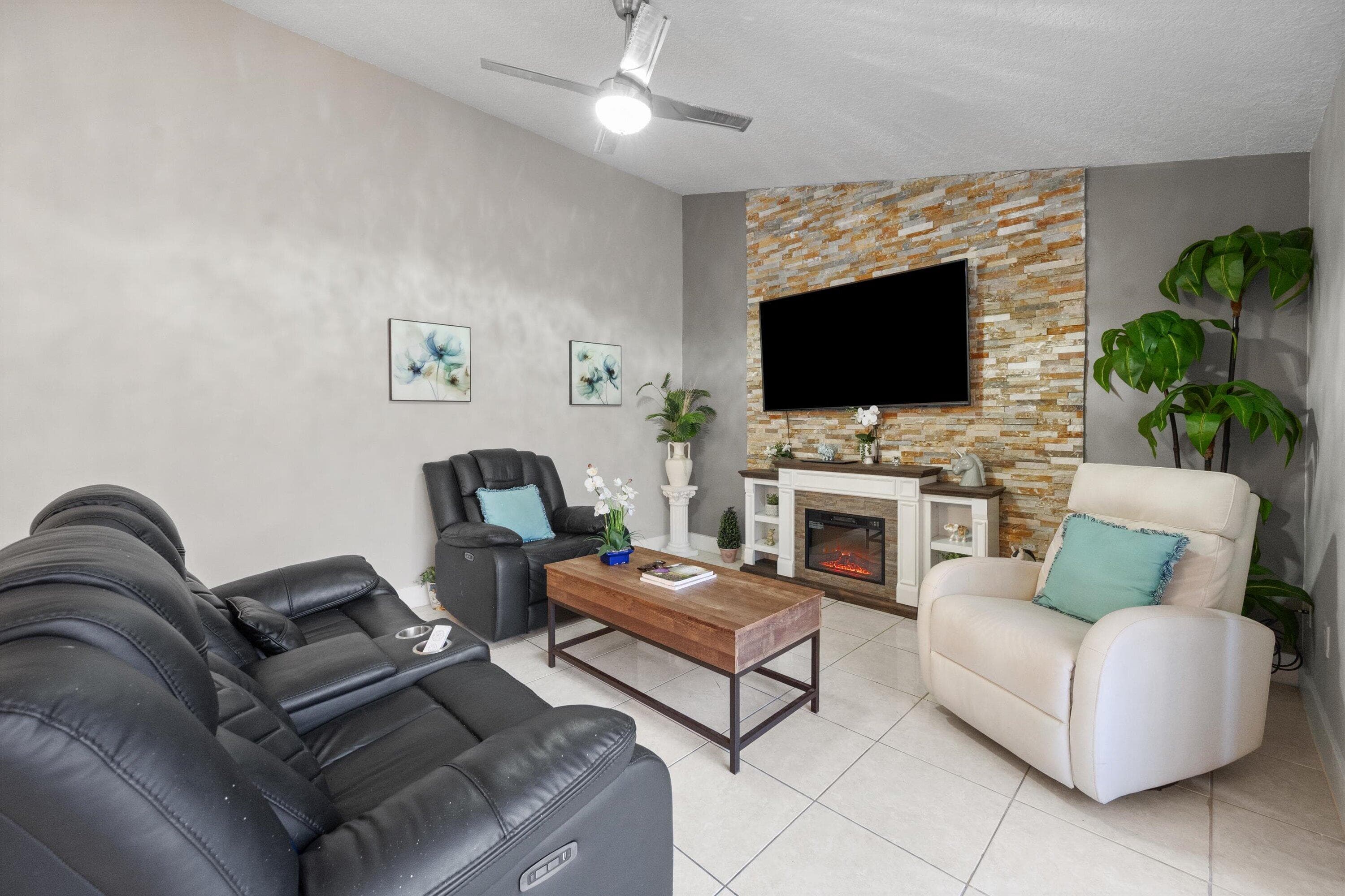 4258 S Landar Drive, Lake Worth, FL 33463 — photo 9 of 23