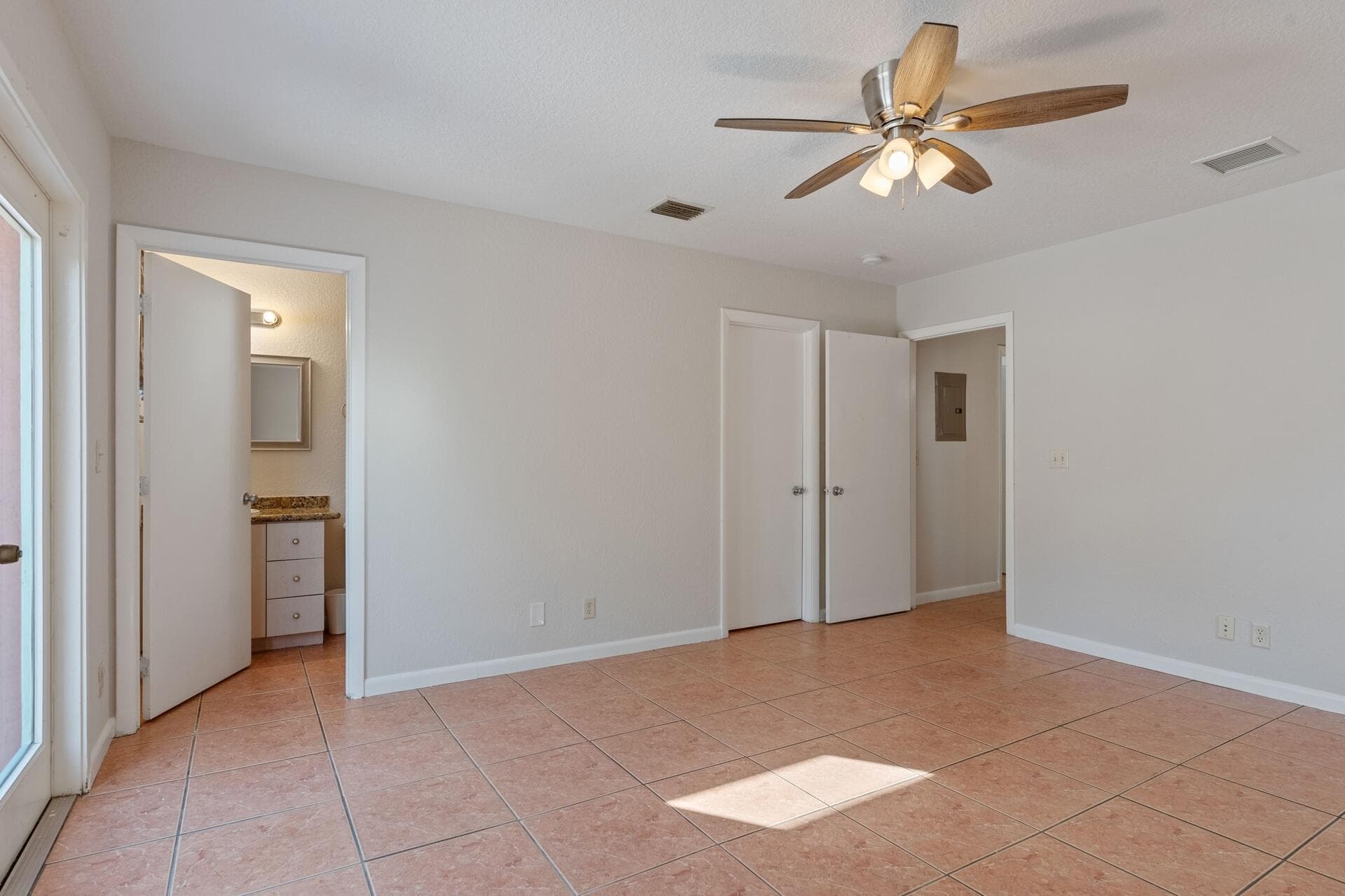 623 N L Street 1 (left Side), Lake Worth Beach, FL 33460 — photo 9 of 17