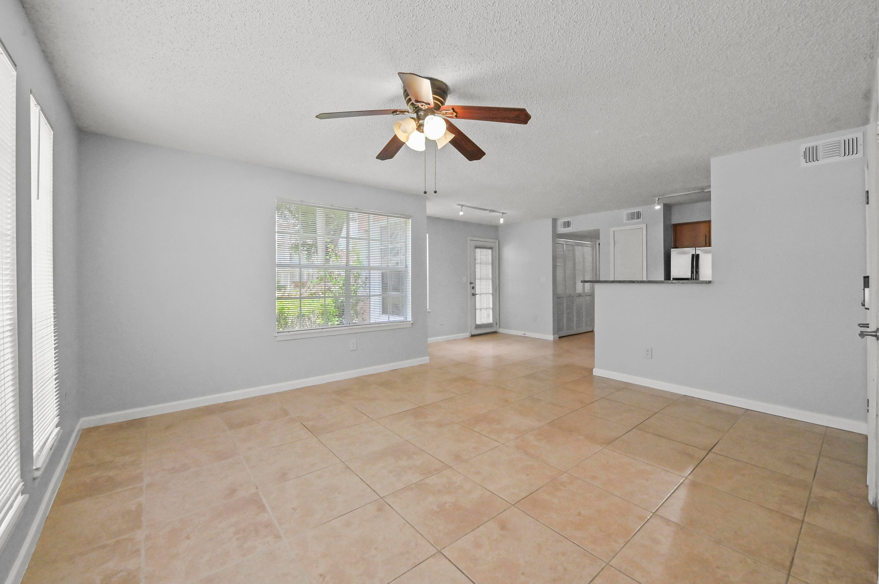 1055 Crystal Way A, Delray Beach, FL 33444 — photo 9 of 28
