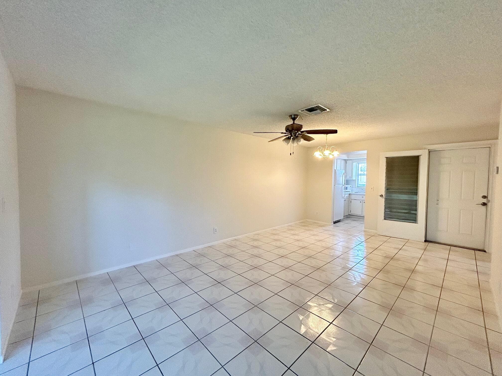 2911 Ashley Dr W J, West Palm Beach, FL 33415 — photo 8 of 31