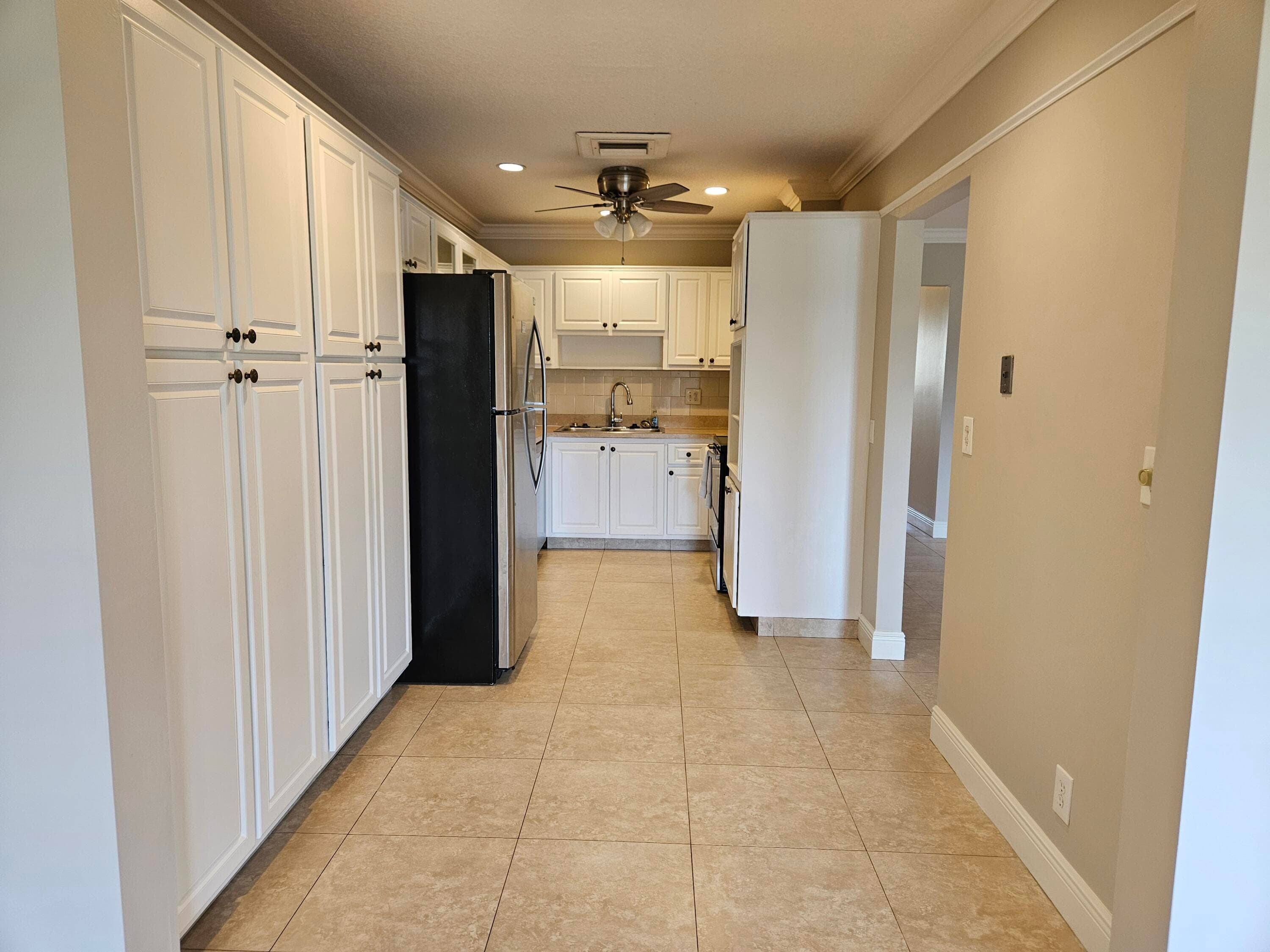 2886 E Fernley Dr Drive E 1, West Palm Beach, FL 33415 — photo 11 of 32