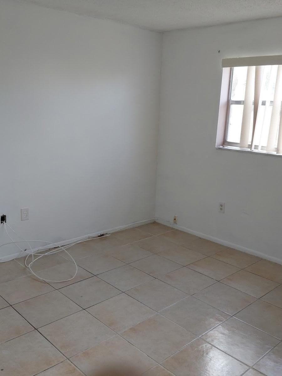 8460 Sunrise Lakes Boulevard 202, Sunrise, FL 33322 — photo 9 of 33