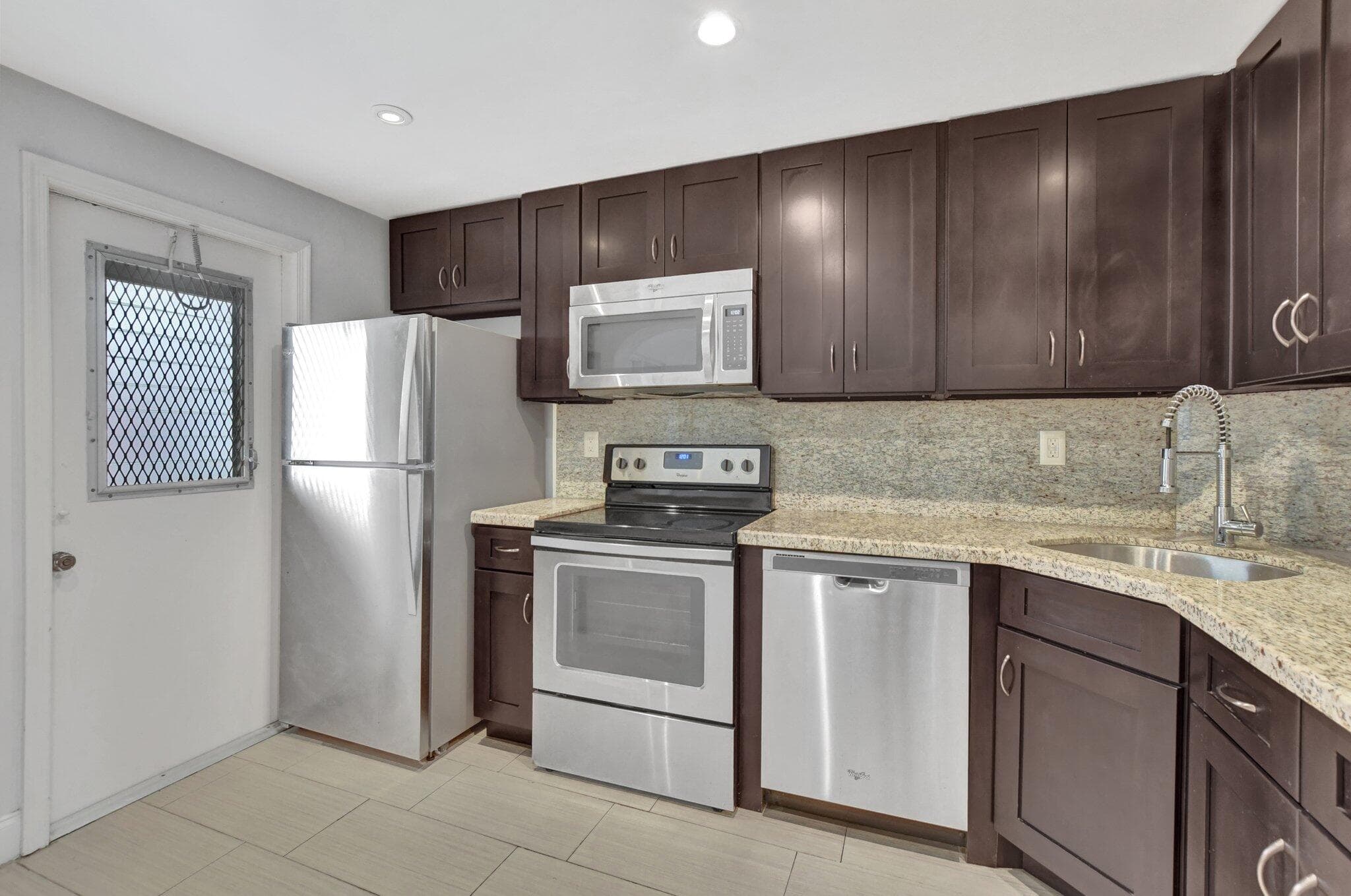 800 E Camino 4110, Boca Raton, FL 33432 — photo 3 of 41