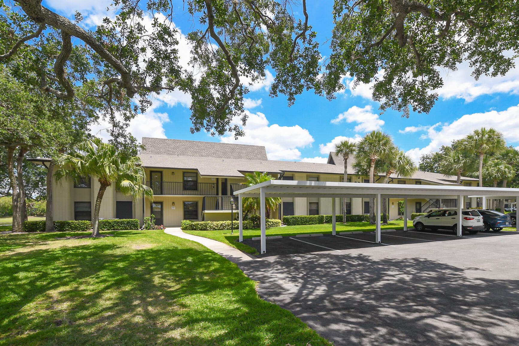 20 Plantation Drive 101, Vero Beach, FL 32966 — photo 2 of 34