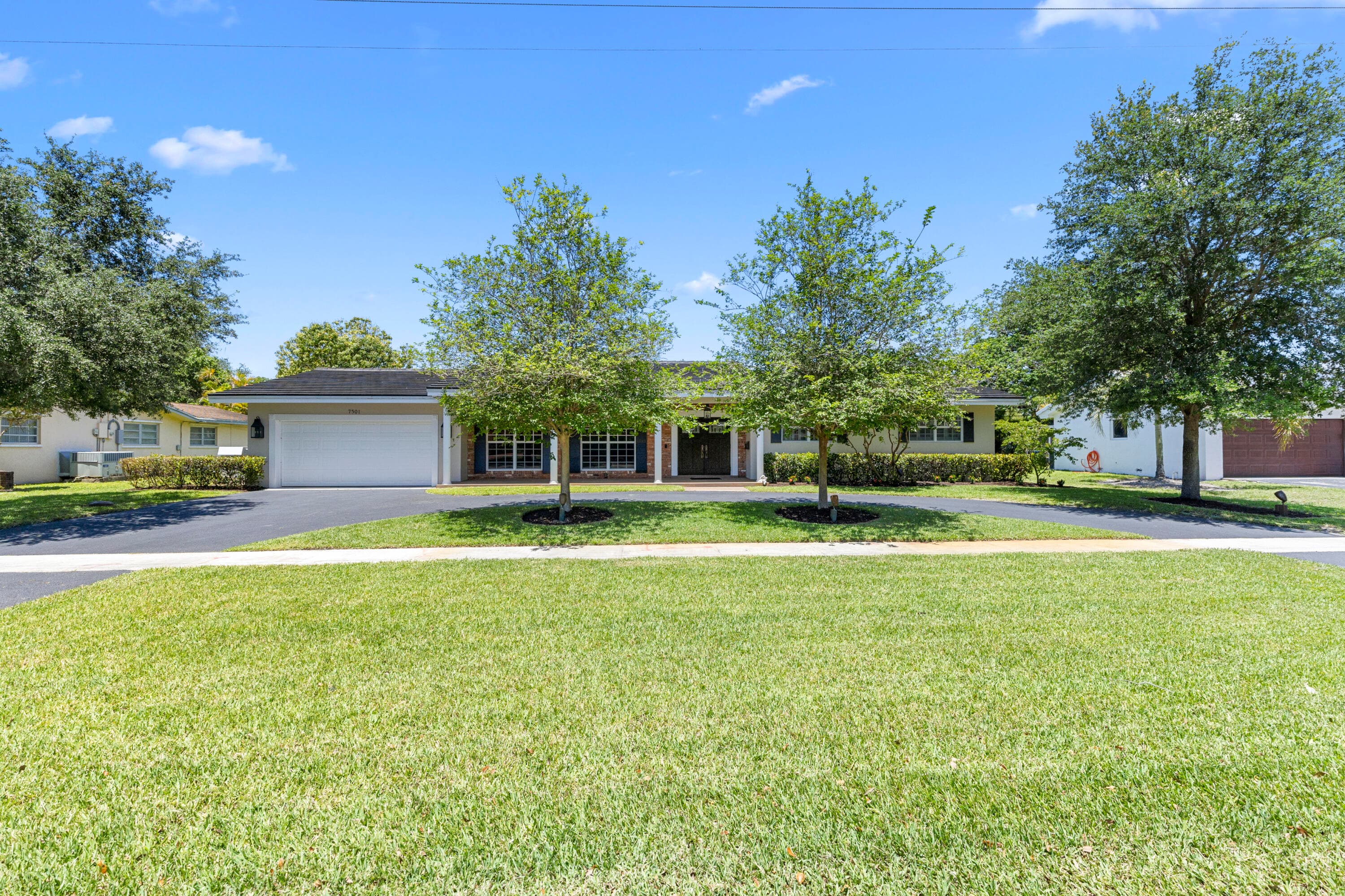 7501 Plantation Road, Plantation, FL 33317 — photo 1 of 58