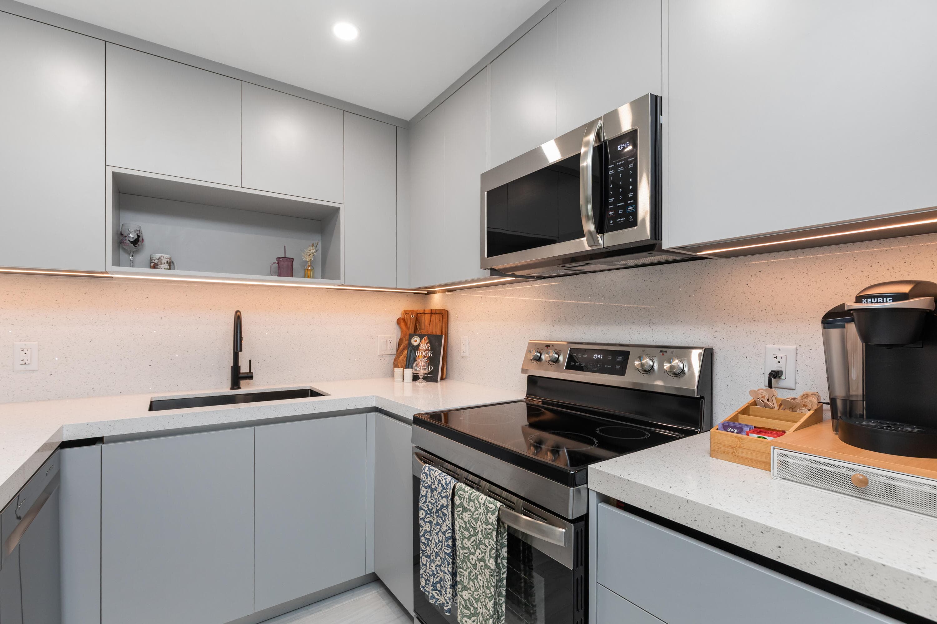 5203 NE 24th Terrace B210, Fort Lauderdale, FL 33308 — photo 9 of 28