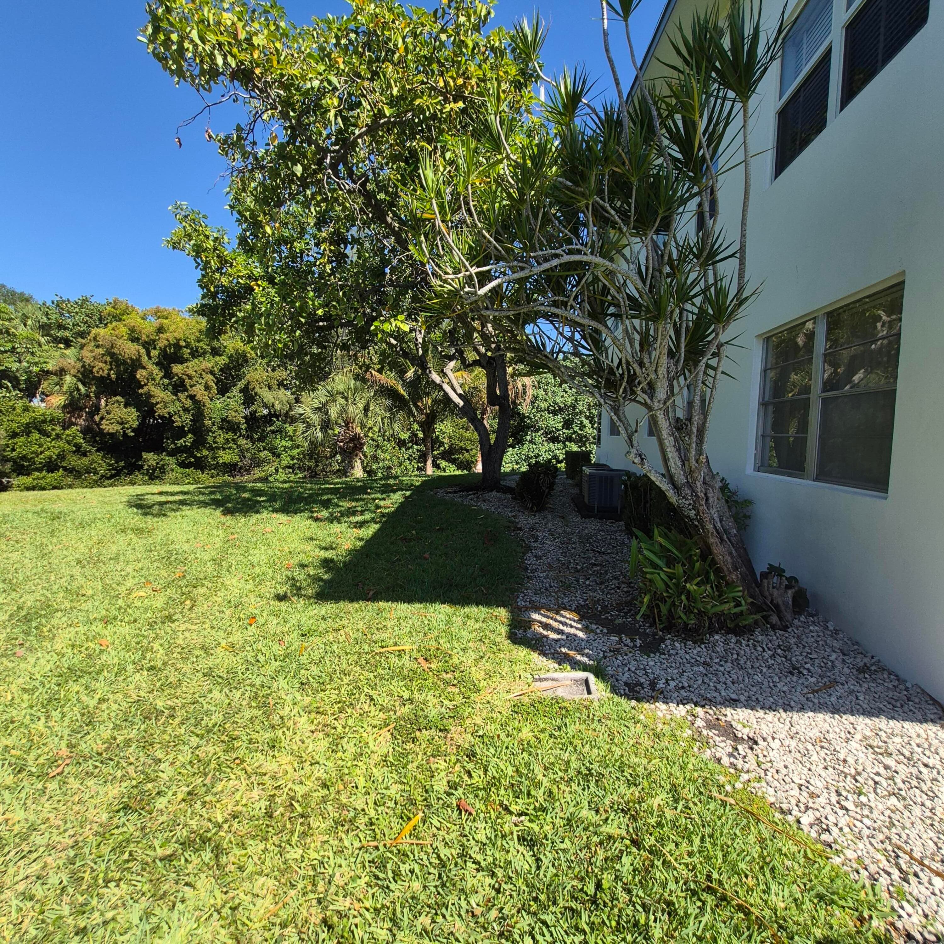 101 Northampton F, West Palm Beach, FL 33417 — photo 3 of 27