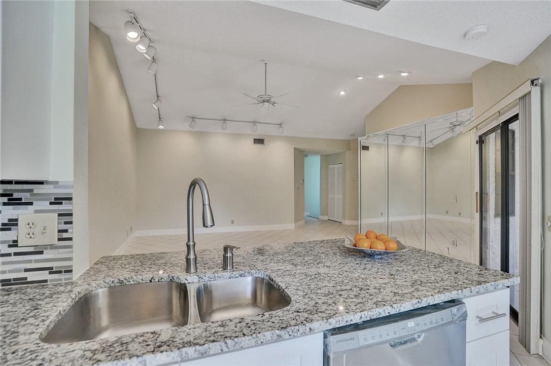 6698 Montego Bay Boulevard D, Boca Raton, FL 33433 — photo 24 of 45