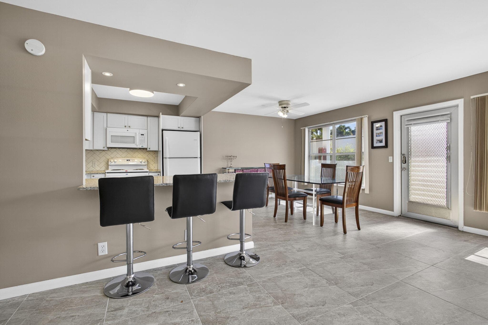 105 Greenbrier C, West Palm Beach, FL 33417 — photo 11 of 40
