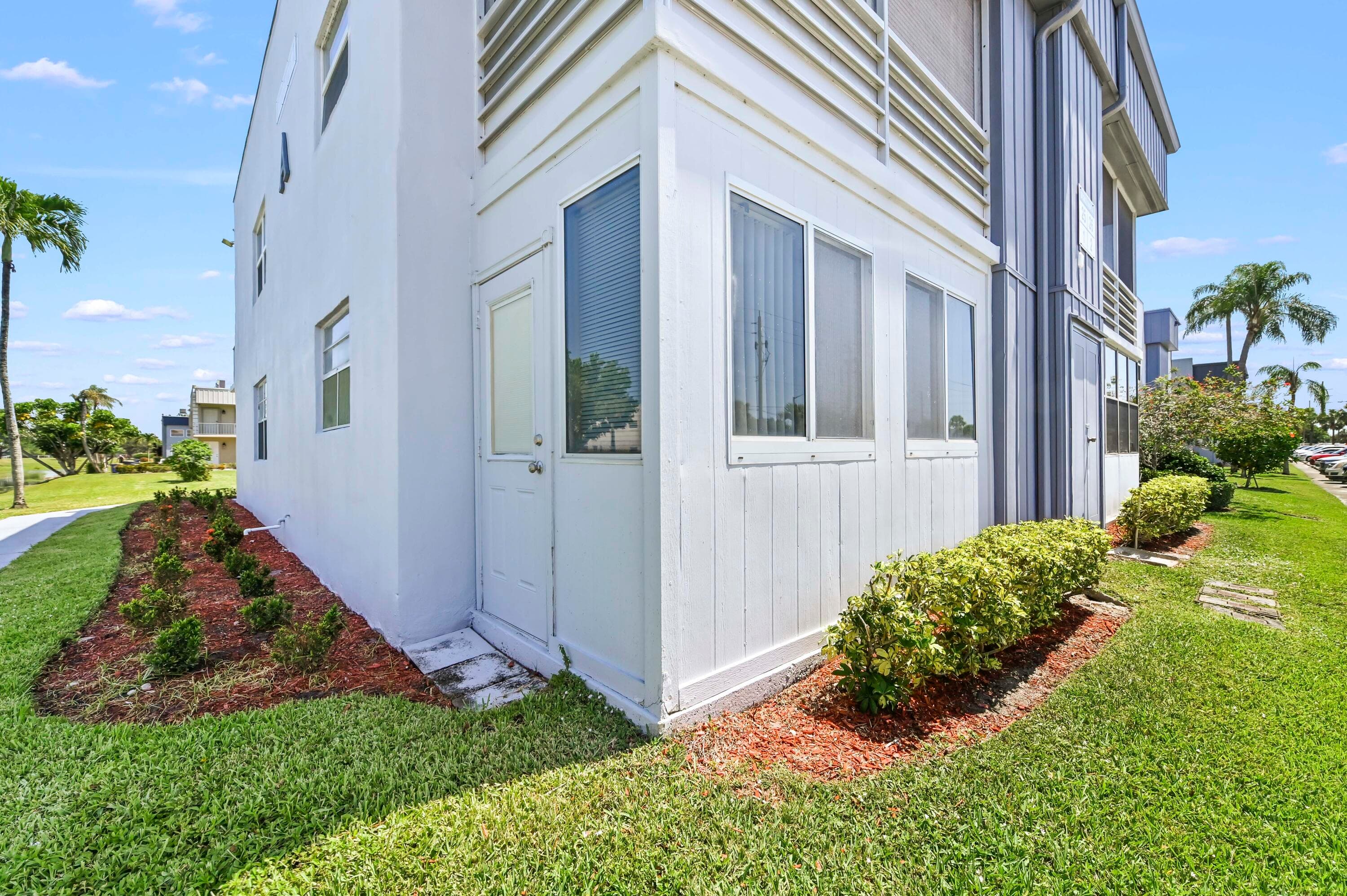 1 Burgundy A, Delray Beach, FL 33484 — photo 17 of 32