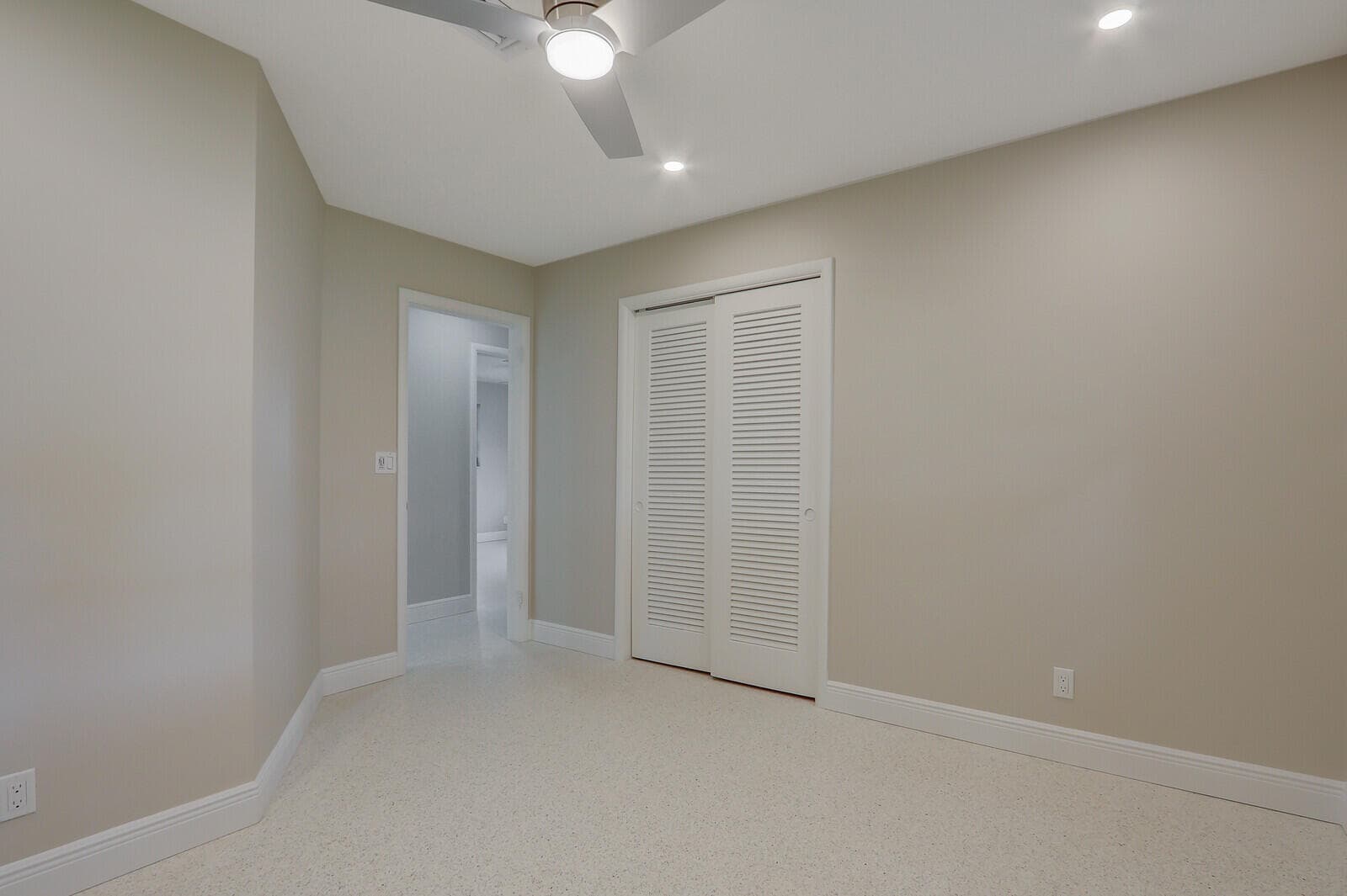 732 Pelican Way, North Palm Beach, FL 33408 — photo 21 of 36