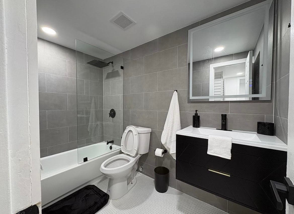 4265 NW South Tamiami Canal Drive 1-211, Miami, FL 33126 — photo 4 of 6