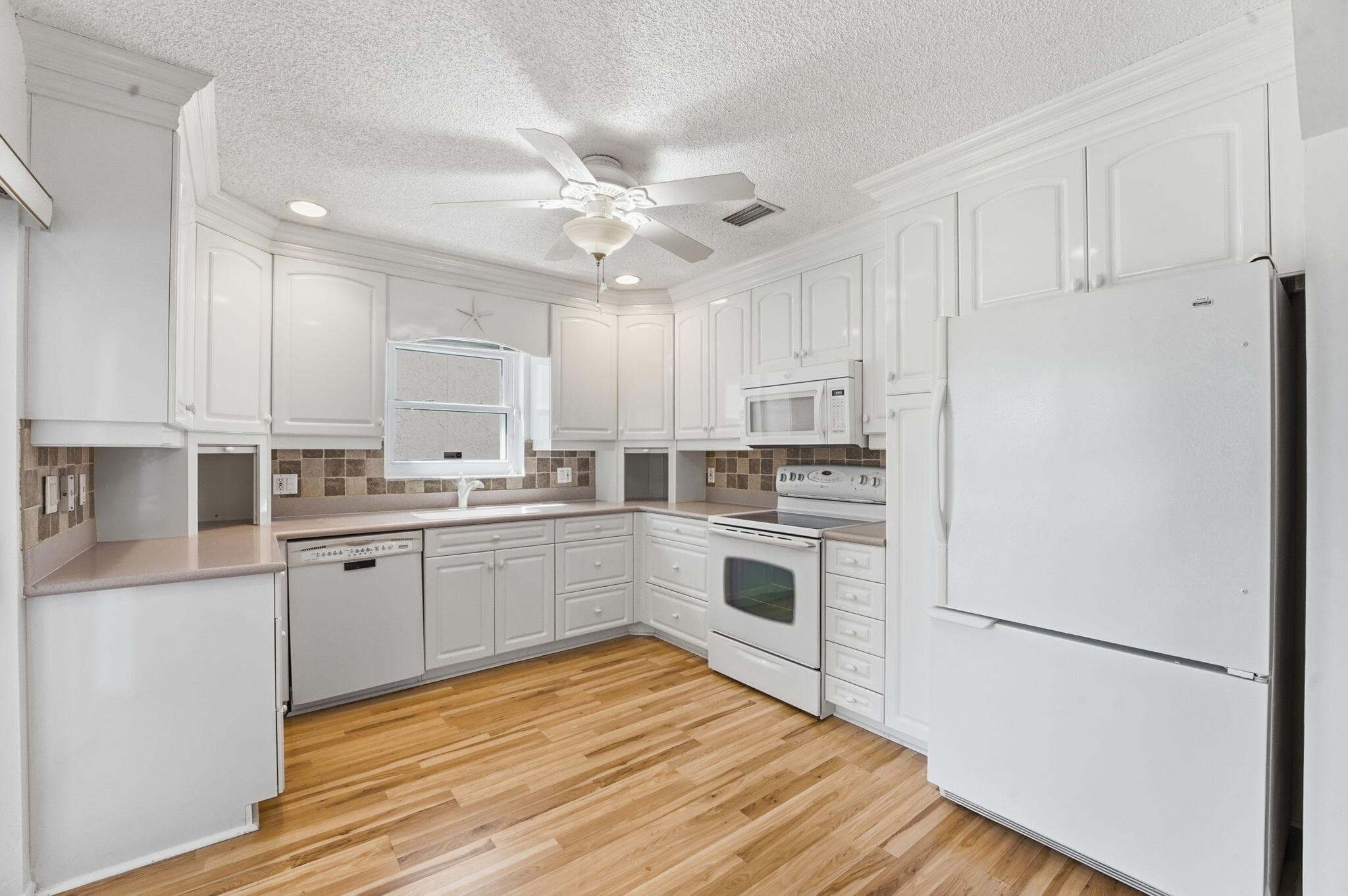 12076 Country Greens Boulevard, Boynton Beach, FL 33437 — photo 14 of 63