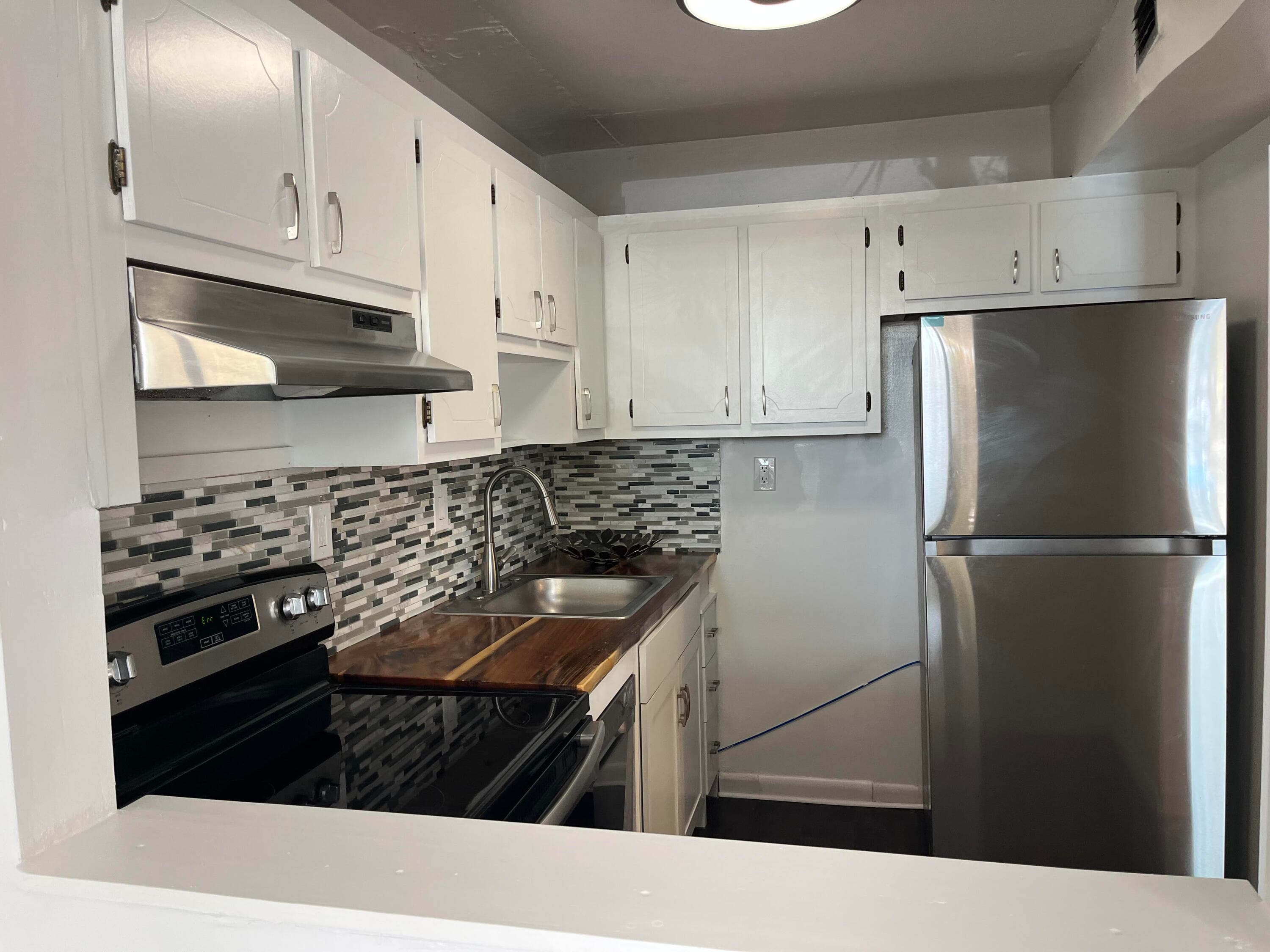 9141 Sunrise Lakes Boulevard 115, Sunrise, FL 33322 — photo 1 of 23