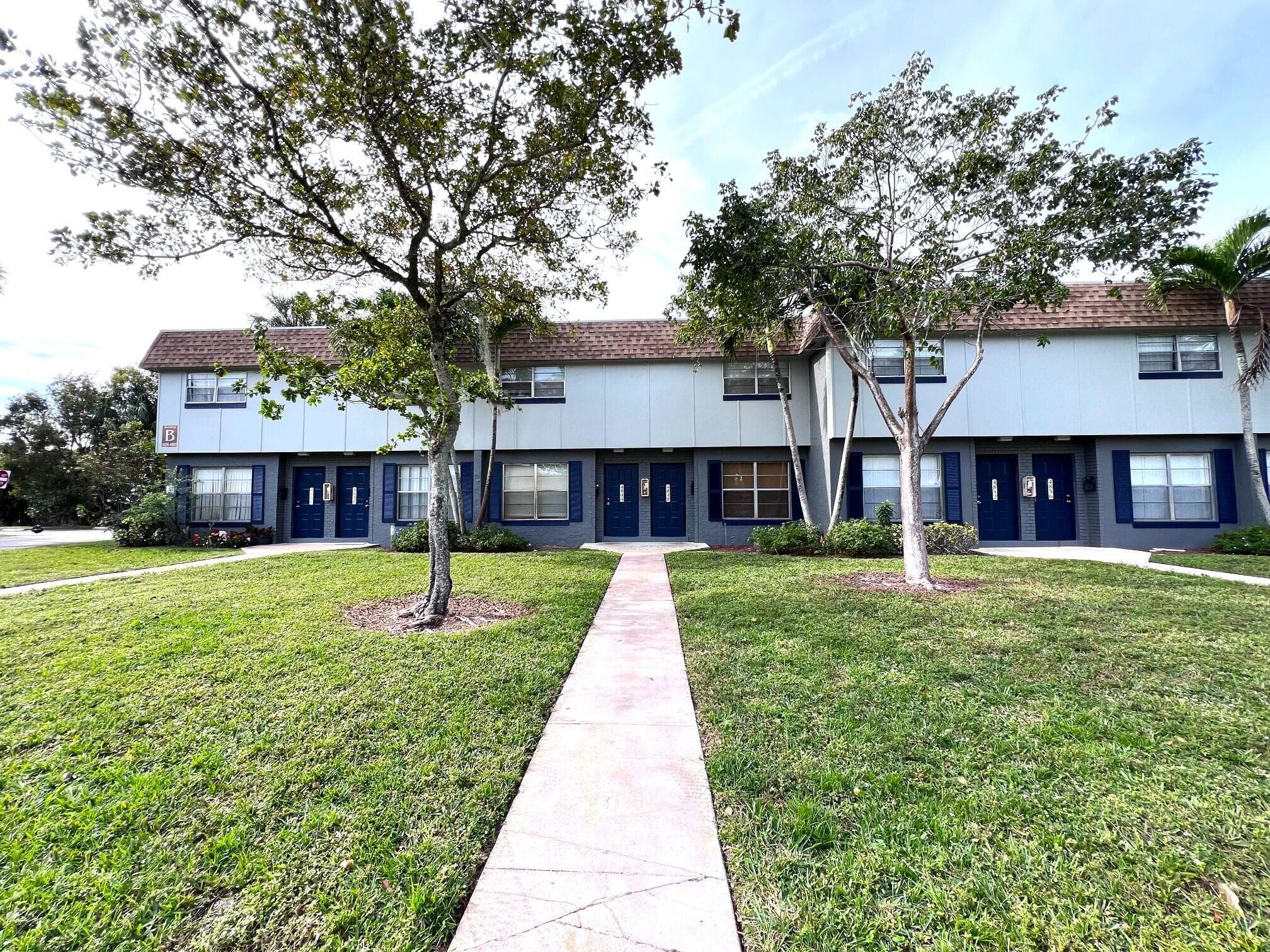 4844 NW 9th Drive 4844, Plantation, FL 33317 — photo 2 of 25