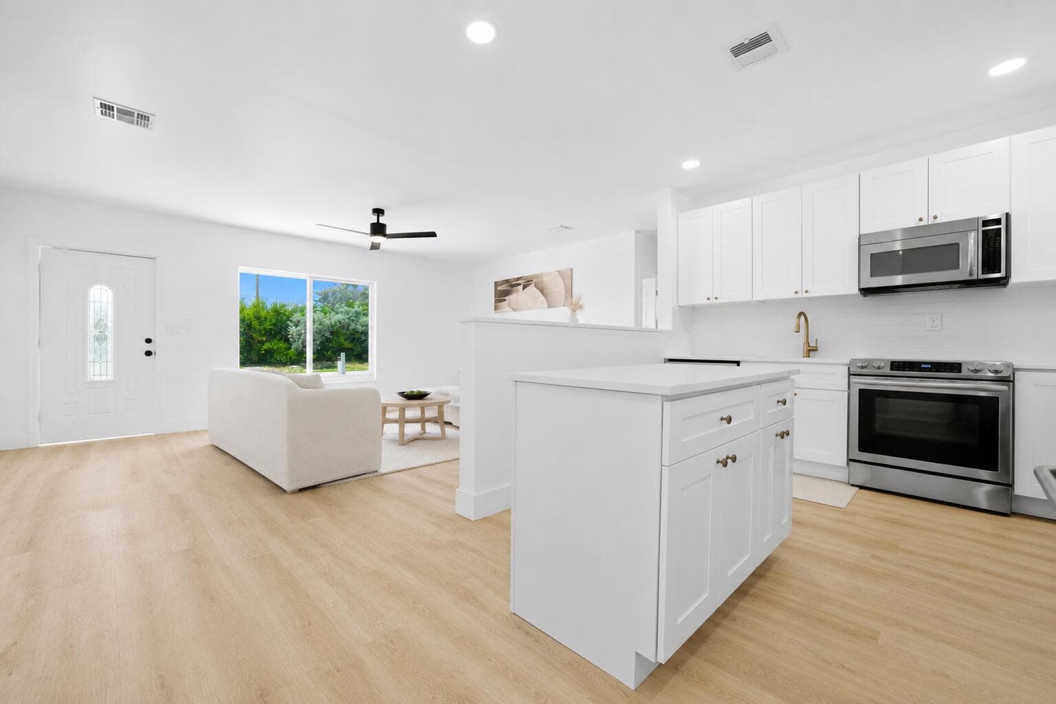 310 NW 4th Avenue, Deerfield Beach, FL 33441 — photo 11 of 24