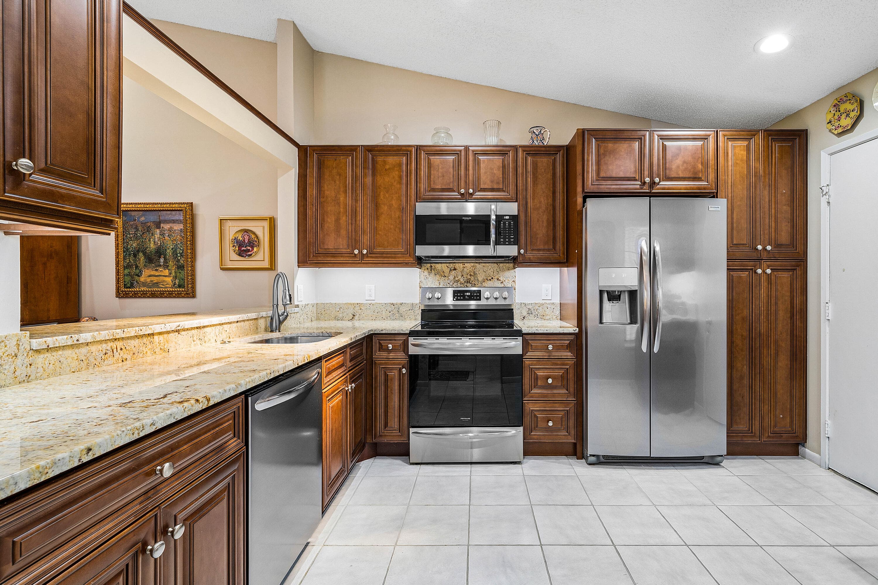 10069 Andrea Lane A, Boynton Beach, FL 33437 — photo 8 of 39