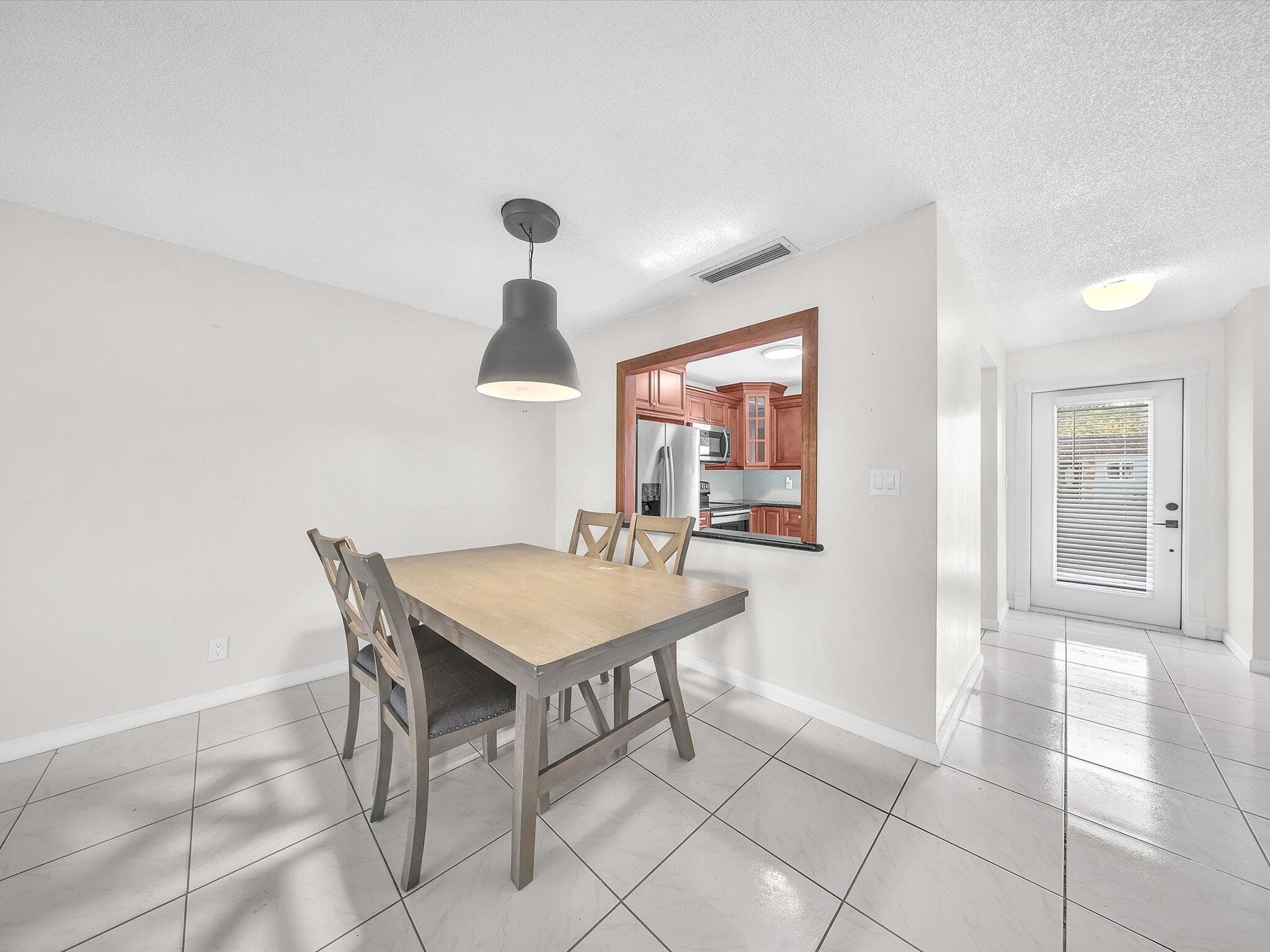 417 SW Natura Avenue B, Deerfield Beach, FL 33441 — photo 8 of 23