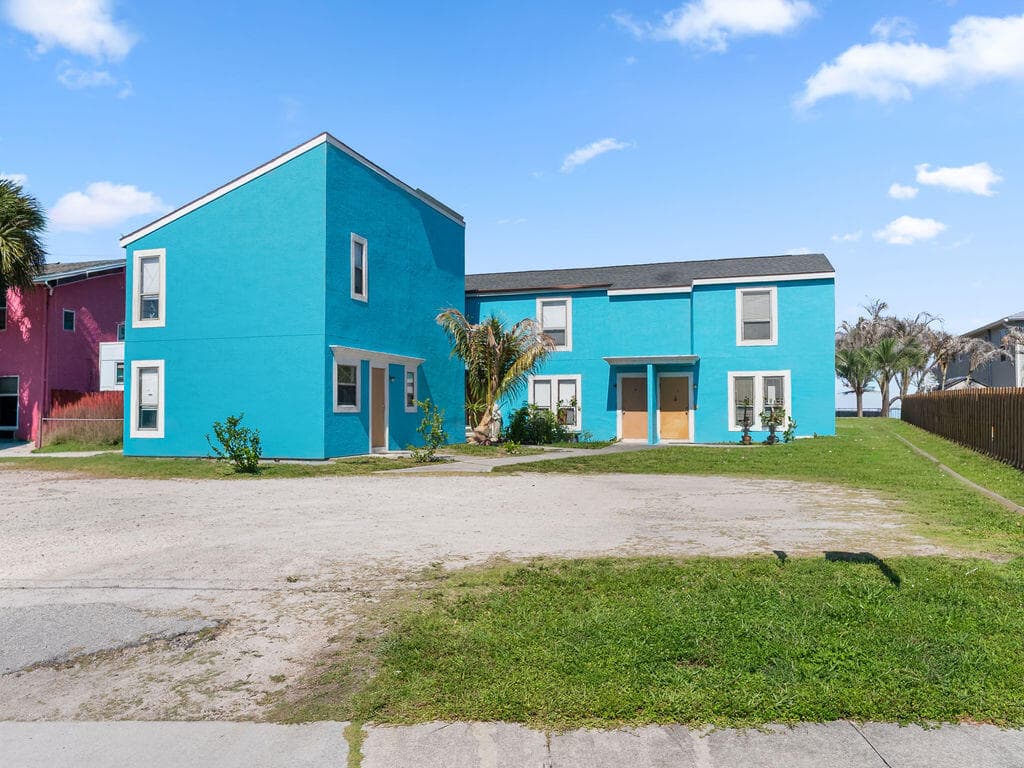 642 & 646 Eldorado Street, Fort Pierce, FL — photo 1 of 27