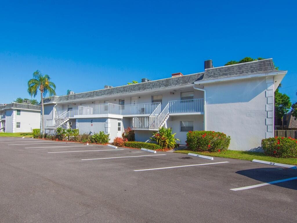 1166 6th Avenue C5, Vero Beach, FL 32960 — photo 1 of 35