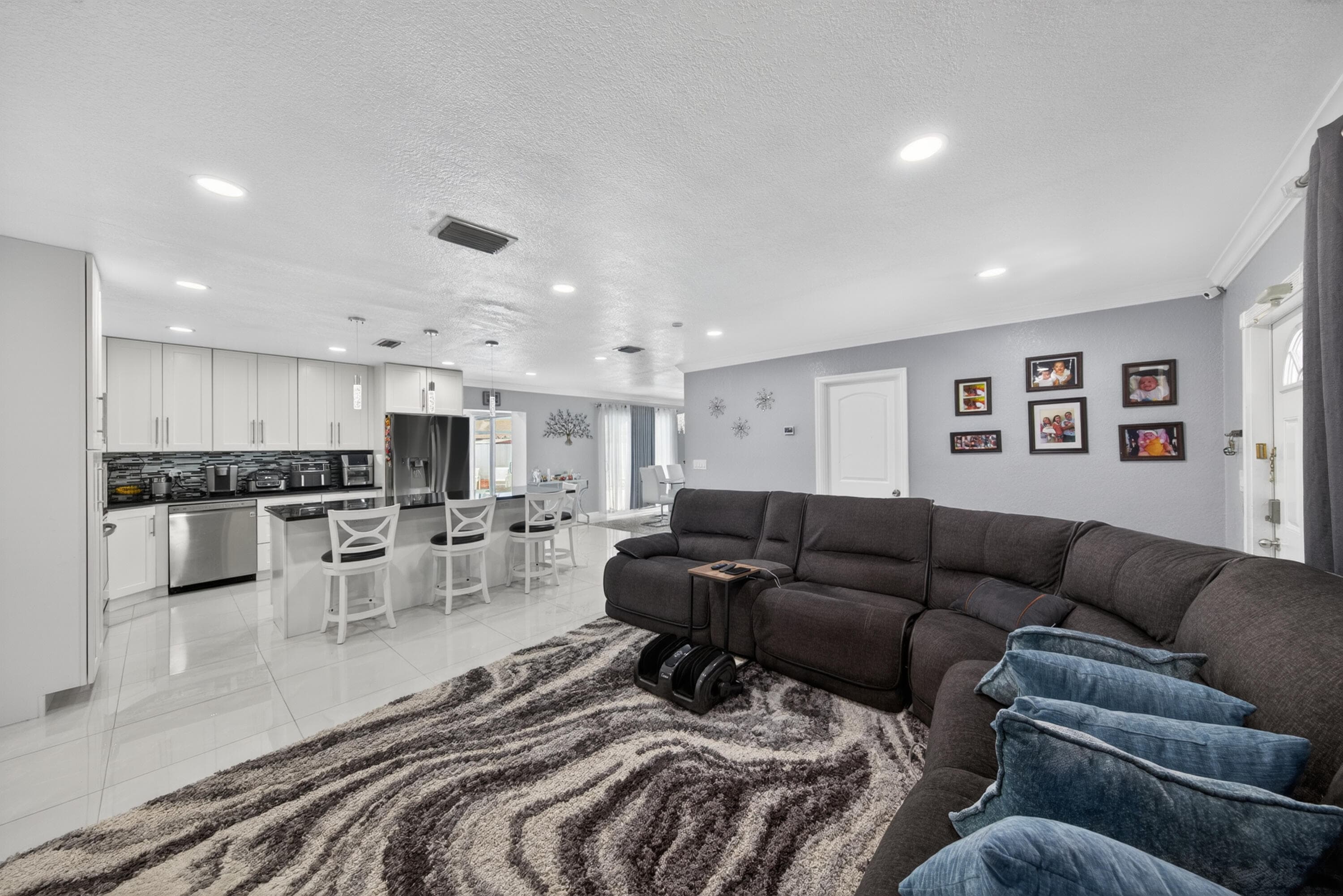 650 NW 38th Place, Deerfield Beach, FL 33064 — photo 11 of 44