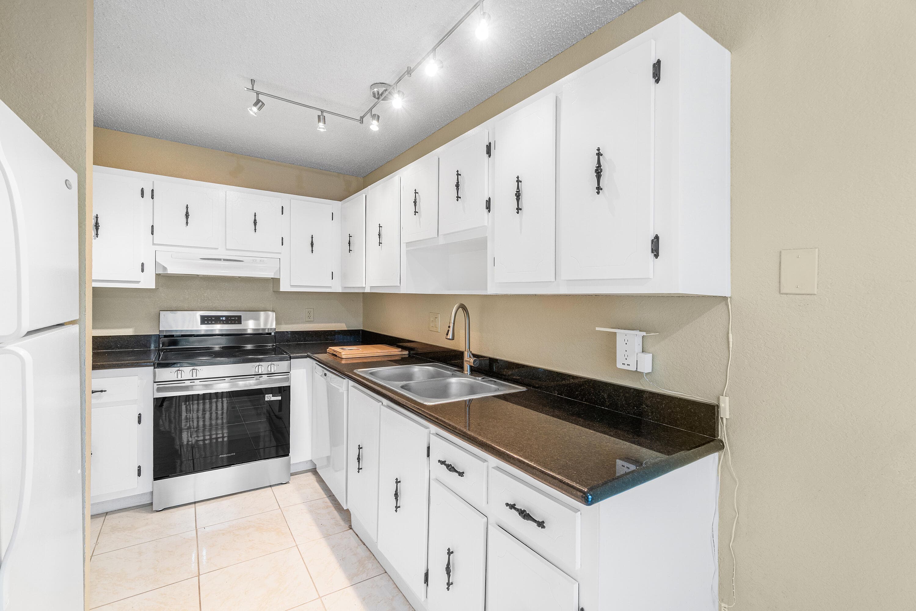 1641 NW 19th Terrace 46-a, Delray Beach, FL 33445 — photo 6 of 32