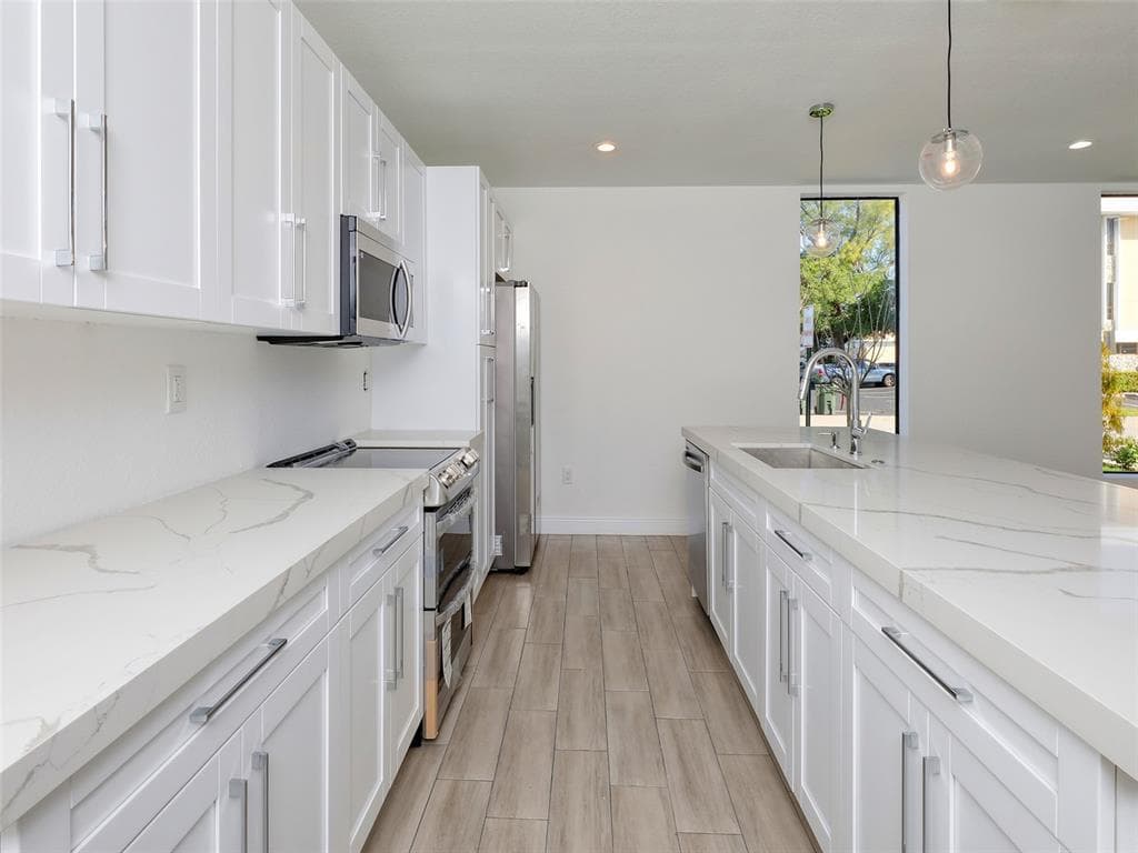 102 NW 41st Street 104, Oakland Park, FL 33309 — photo 5 of 34