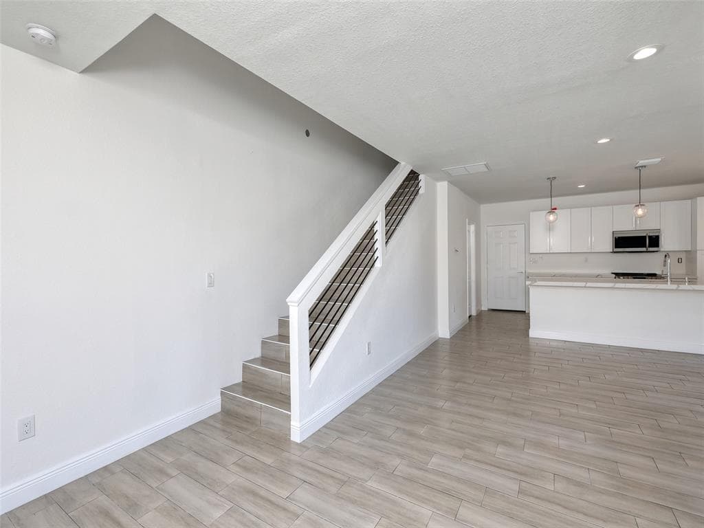 102 NW 41st Street 104, Oakland Park, FL 33309 — photo 9 of 34