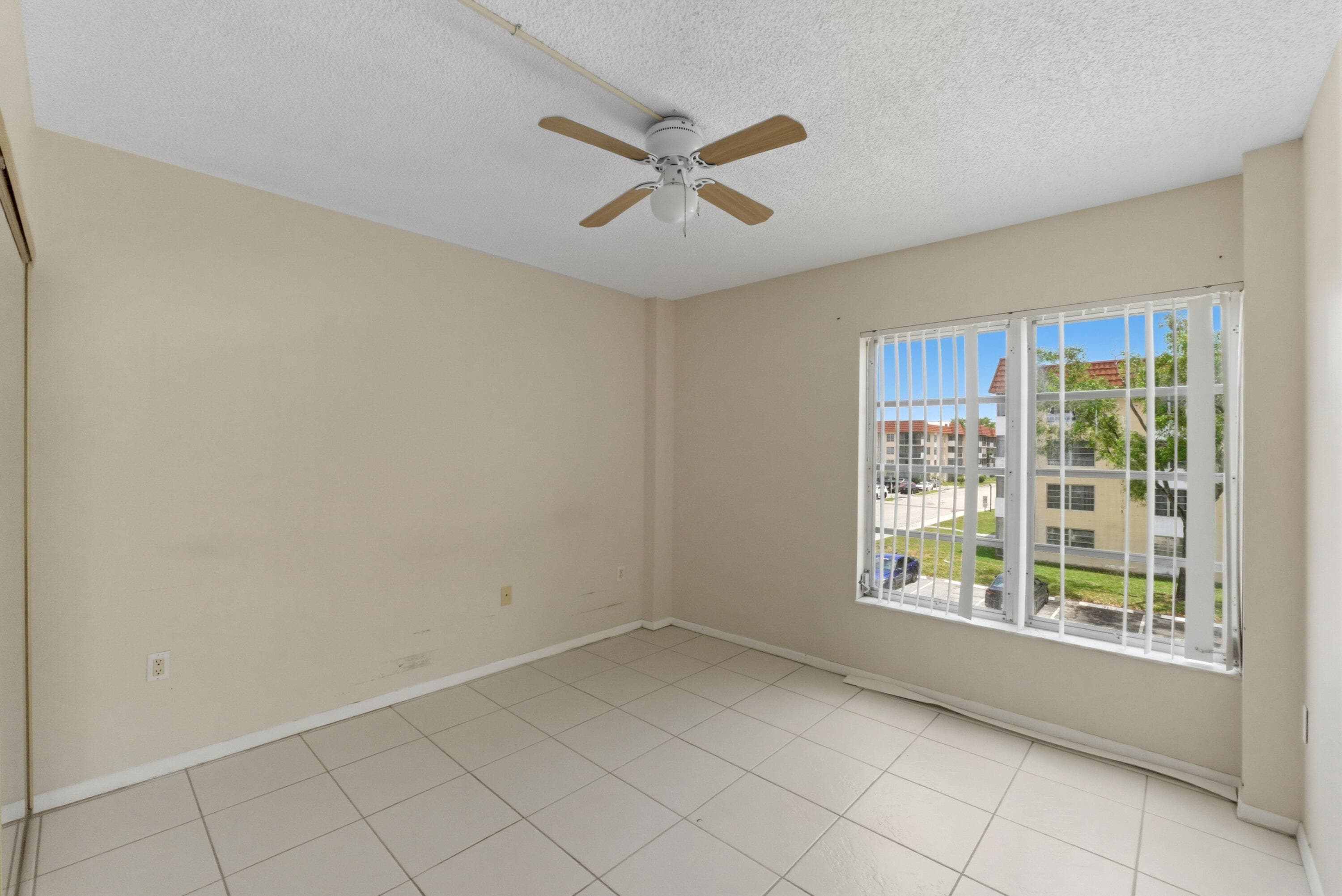 4152 Inverrary Drive 311, Lauderhill, FL 33319 — photo 12 of 14