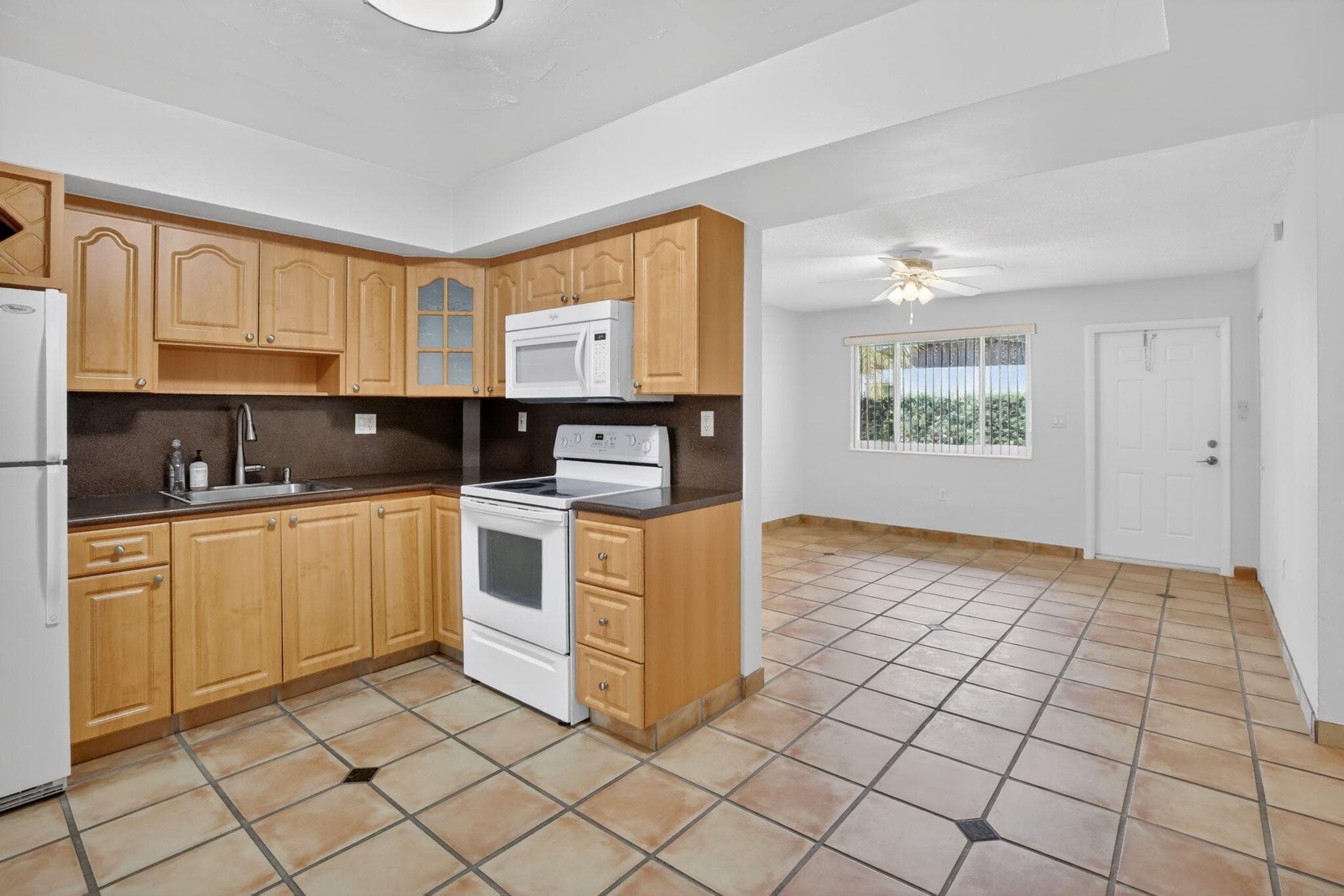 6281 Moseley Street 1-2, Hollywood, FL 33024 — photo 14 of 61