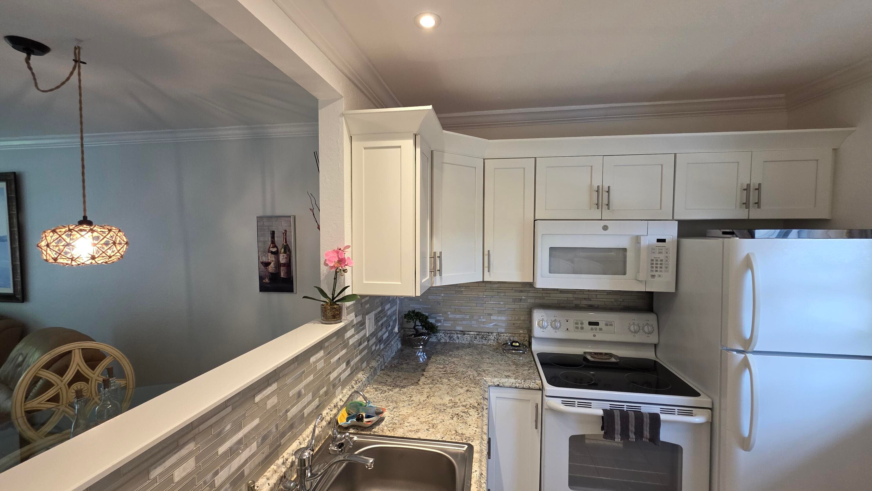 5161 W Oakland Park Boulevard 206, Lauderdale Lakes, FL 33313 — photo 5 of 34