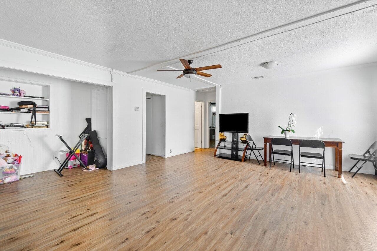 921 43rd Street, West Palm Beach, FL 33407 — photo 9 of 23