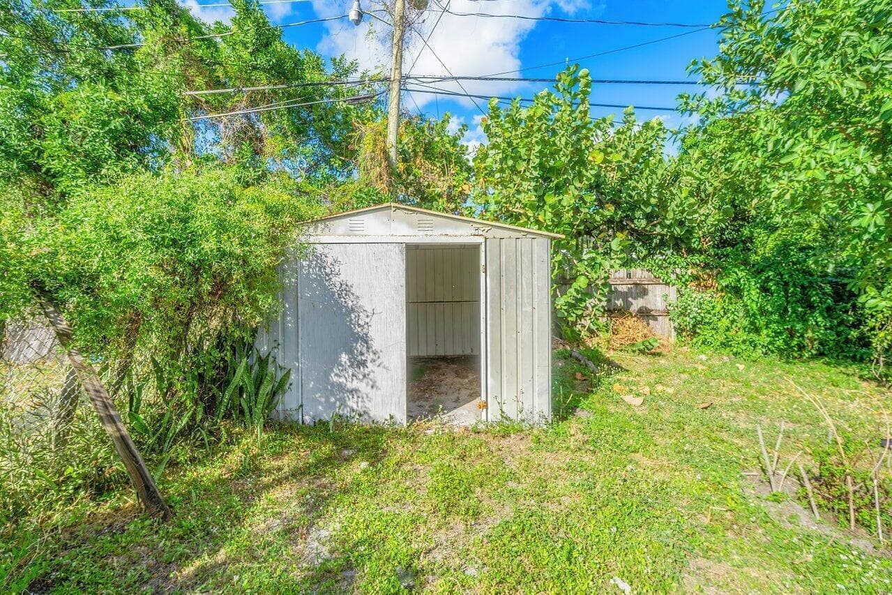 921 43rd Street, West Palm Beach, FL 33407 — photo 23 of 23