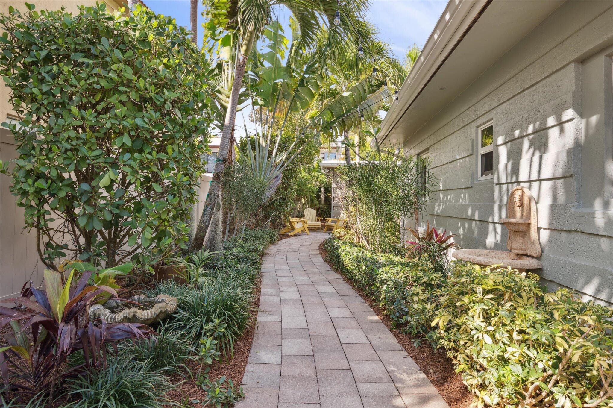 1123 NE 14th Avenue 2, Fort Lauderdale, FL 33304 — photo 4 of 12