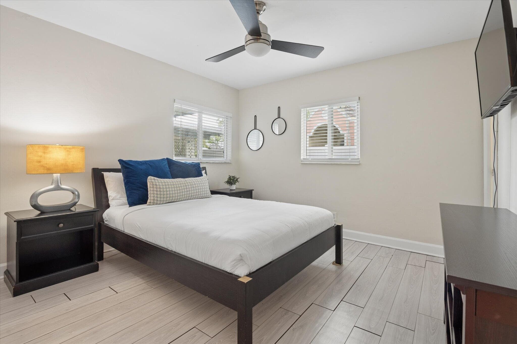 1123 NE 14th Avenue 3, Fort Lauderdale, FL 33304 — photo 13 of 17