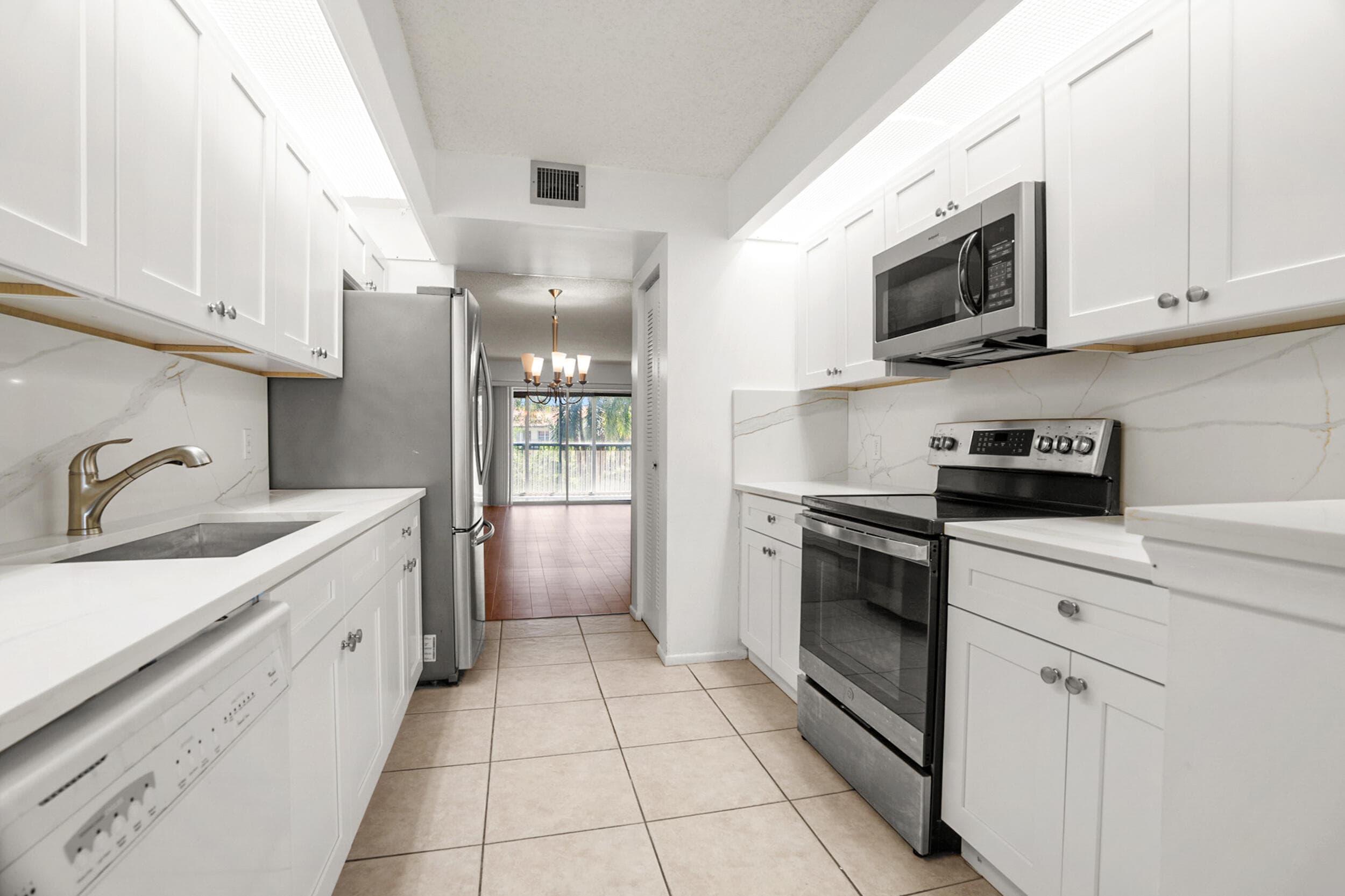 1200 SW 130th Avenue 402g, Pembroke Pines, FL 33027 — photo 10 of 53