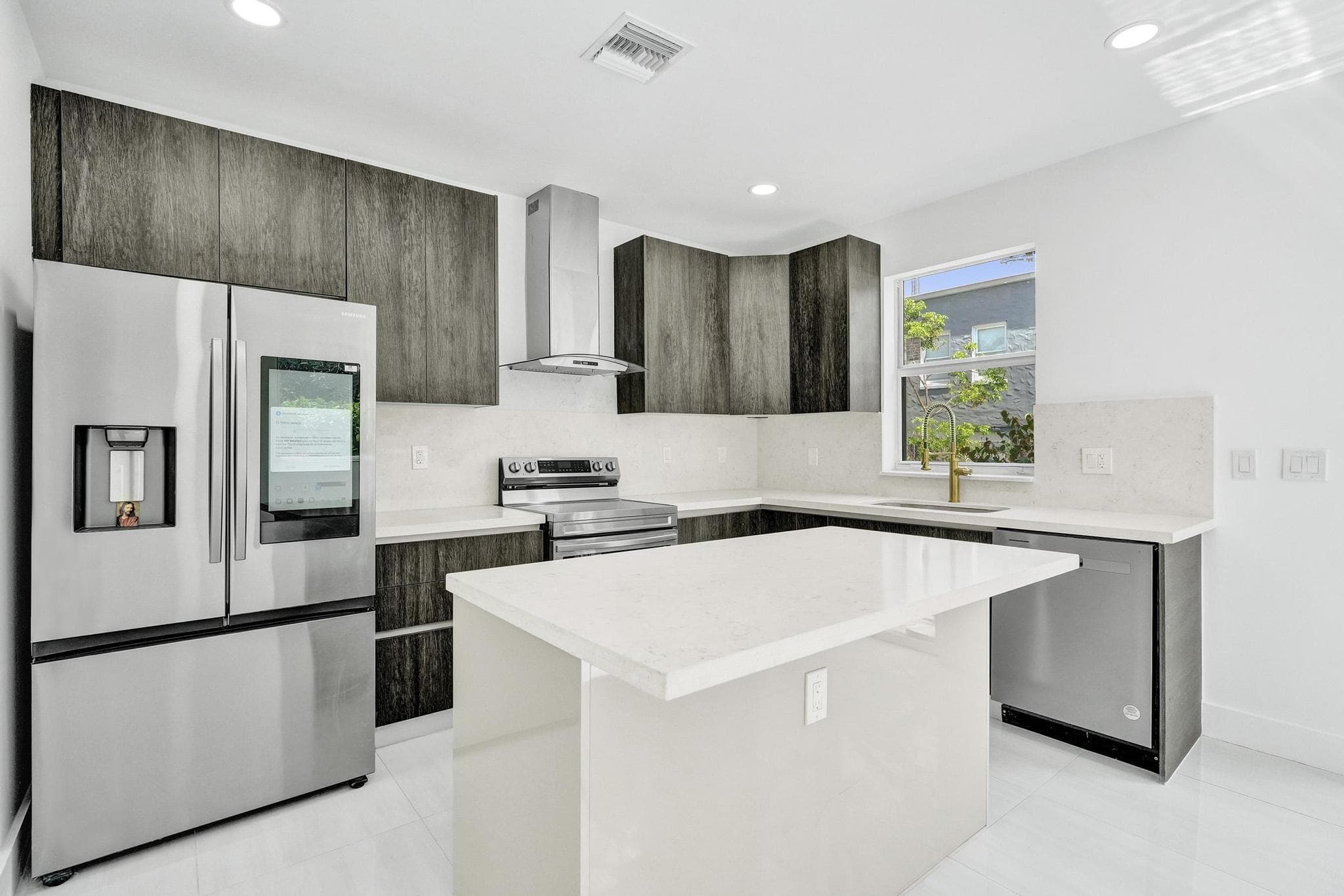 1213 W Las Olas Boulevard, Fort Lauderdale, FL 33312 — photo 9 of 25