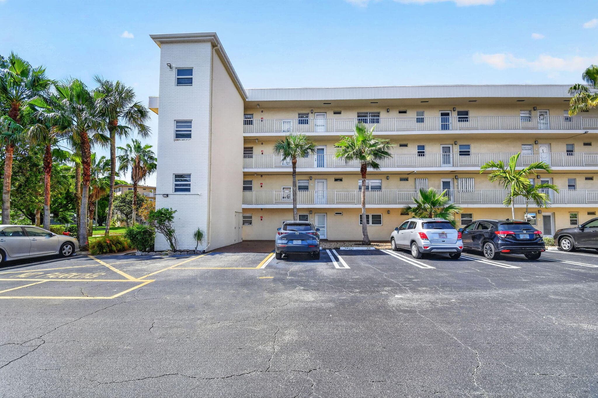 2515 NE 1st Court 4020, Boynton Beach, FL 33435 — photo 1 of 52