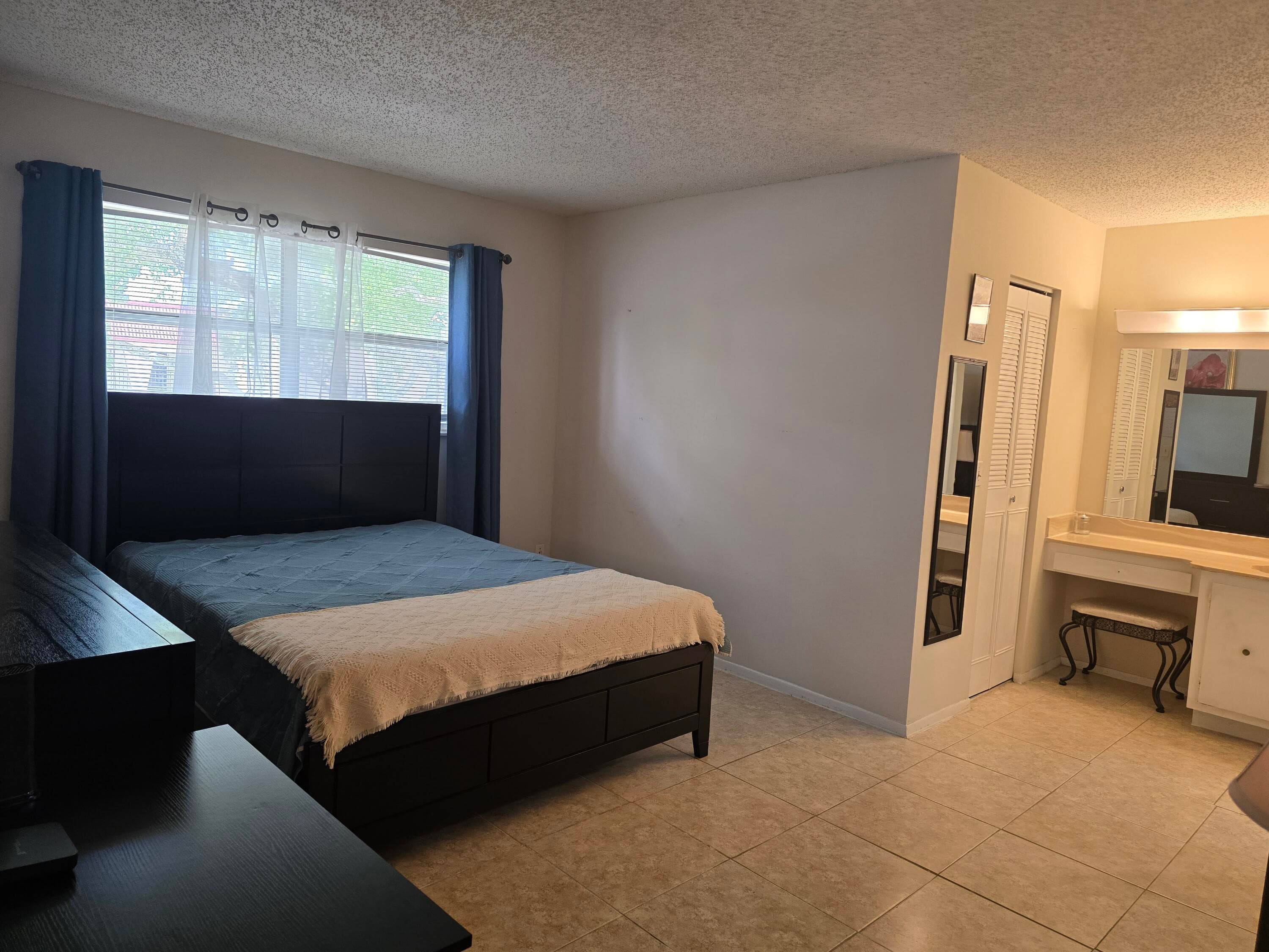 177 Lake Dora Drive, West Palm Beach, FL 33411 — photo 14 of 22