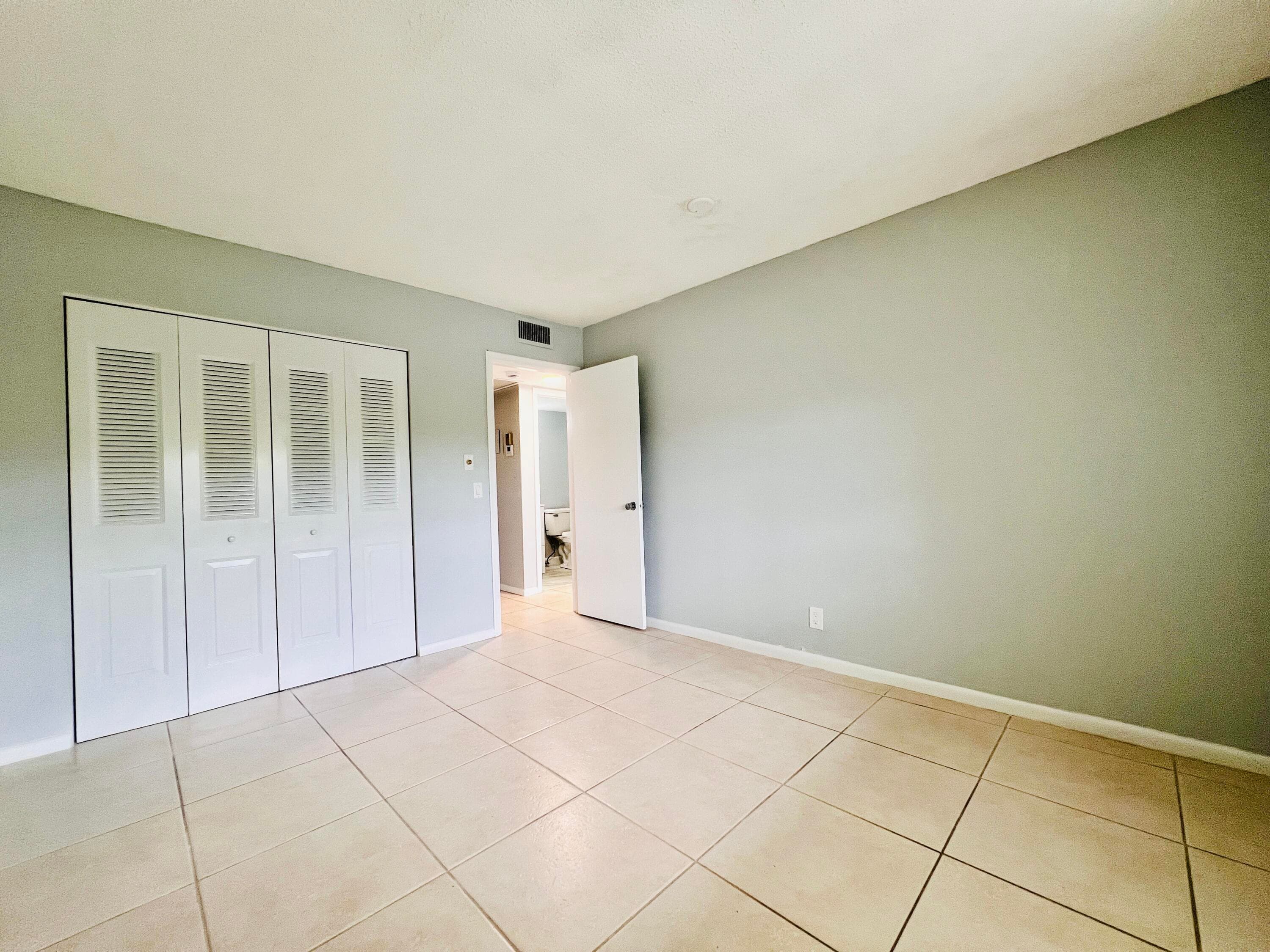 74 Berkshire C, West Palm Beach, FL 33417 — photo 7 of 18