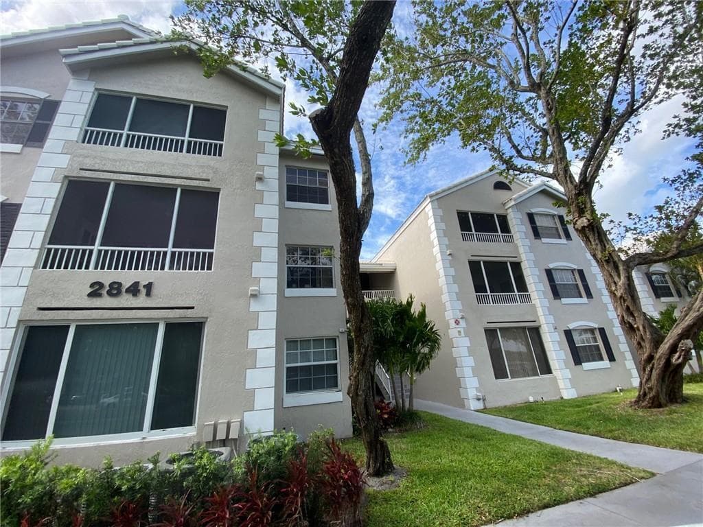 2841 N Oakland Forest Drive 107, Oakland Park, FL 33309 — photo 2 of 15