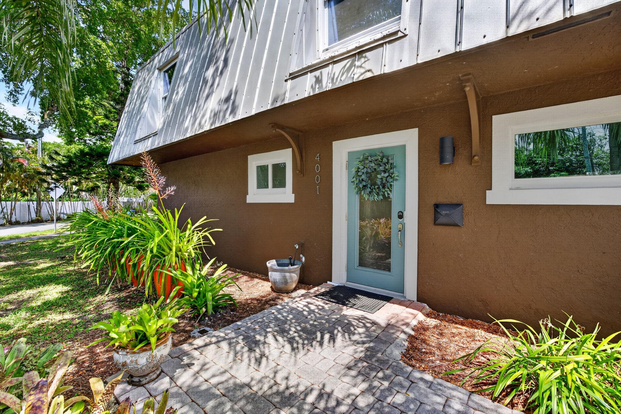 4001 NE 14th Avenue, Oakland Park, FL 33334 — photo 2 of 46