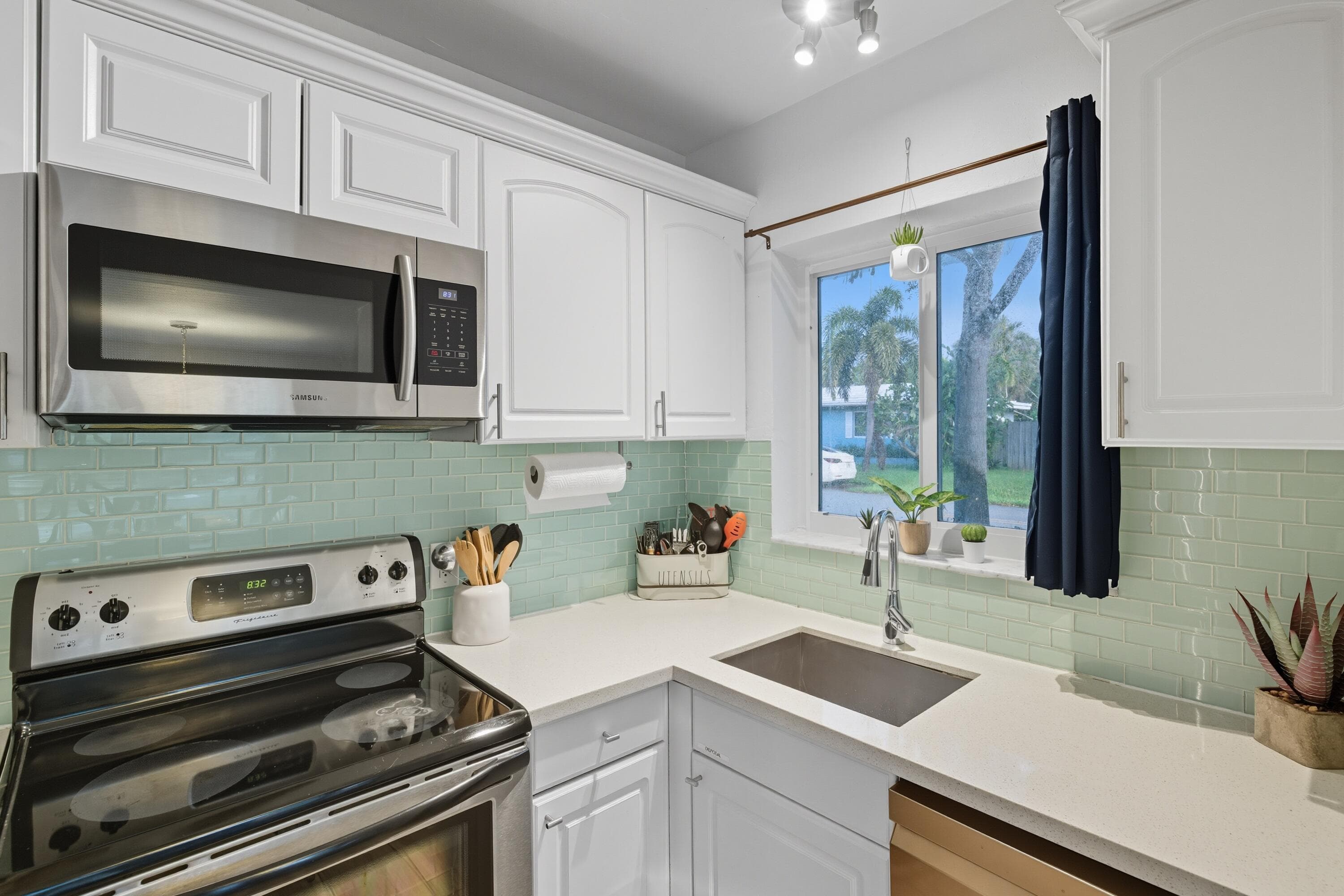 1145 NE 17th Way 1-2, Fort Lauderdale, FL 33304 — photo 54 of 62
