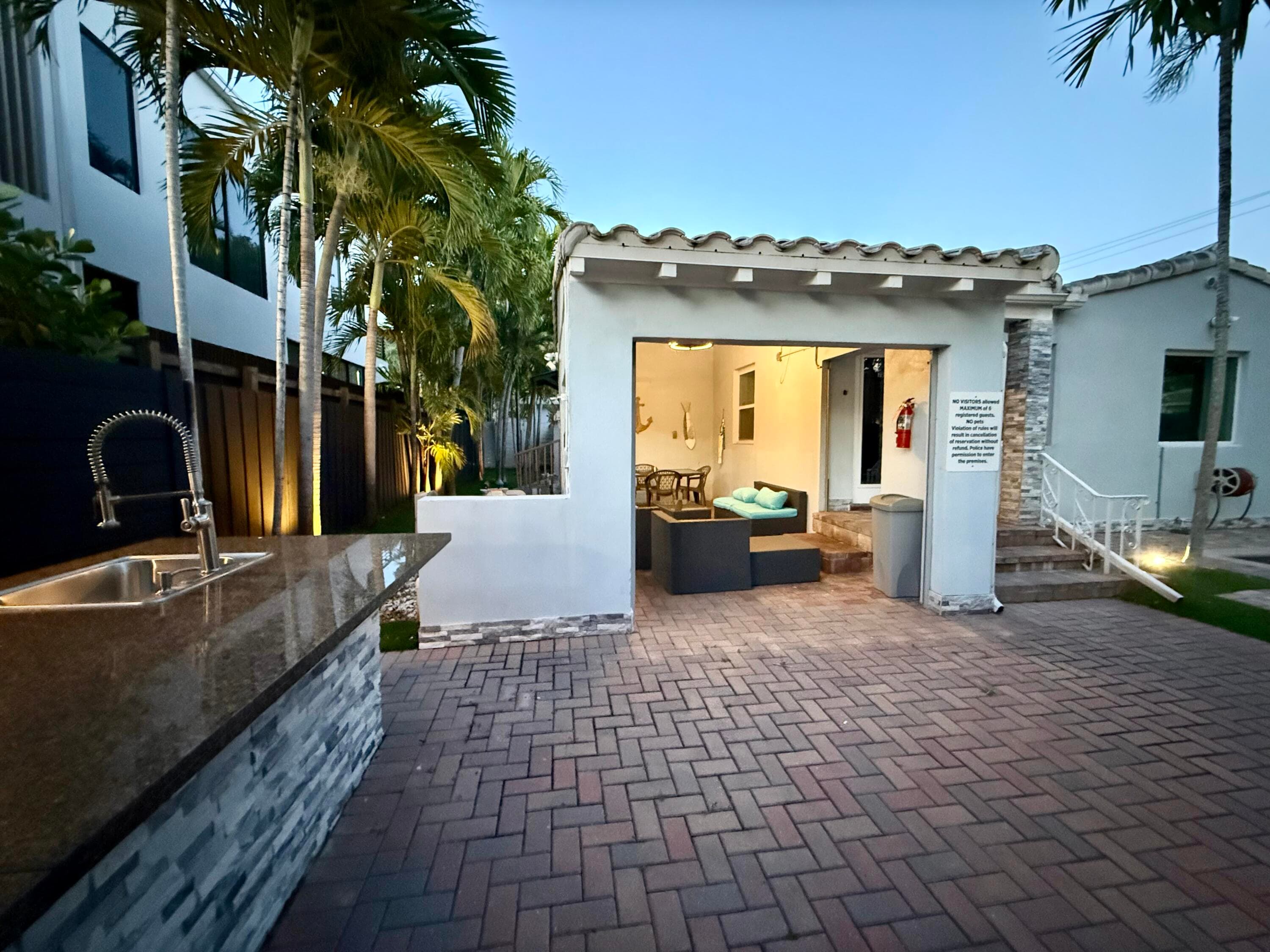 700 NE 17th Way, Fort Lauderdale, FL 33304 — photo 3 of 20