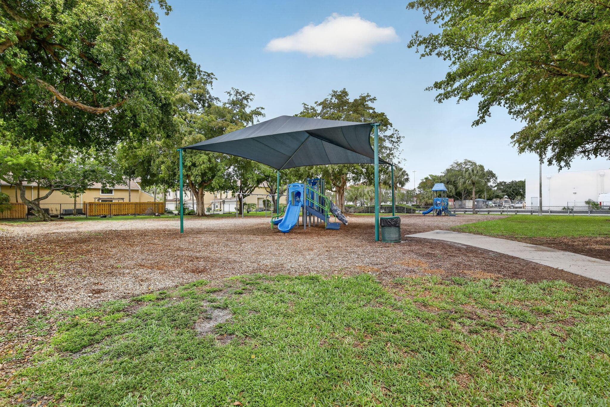 300 Palm Circle W 305, Pembroke Pines, FL 33025 — photo 29 of 42