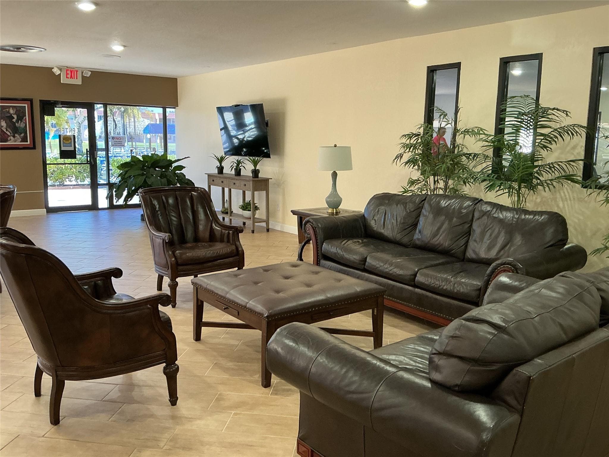 9481 Sunrise Lakes Boulevard 102, Sunrise, FL 33322 — photo 17 of 41