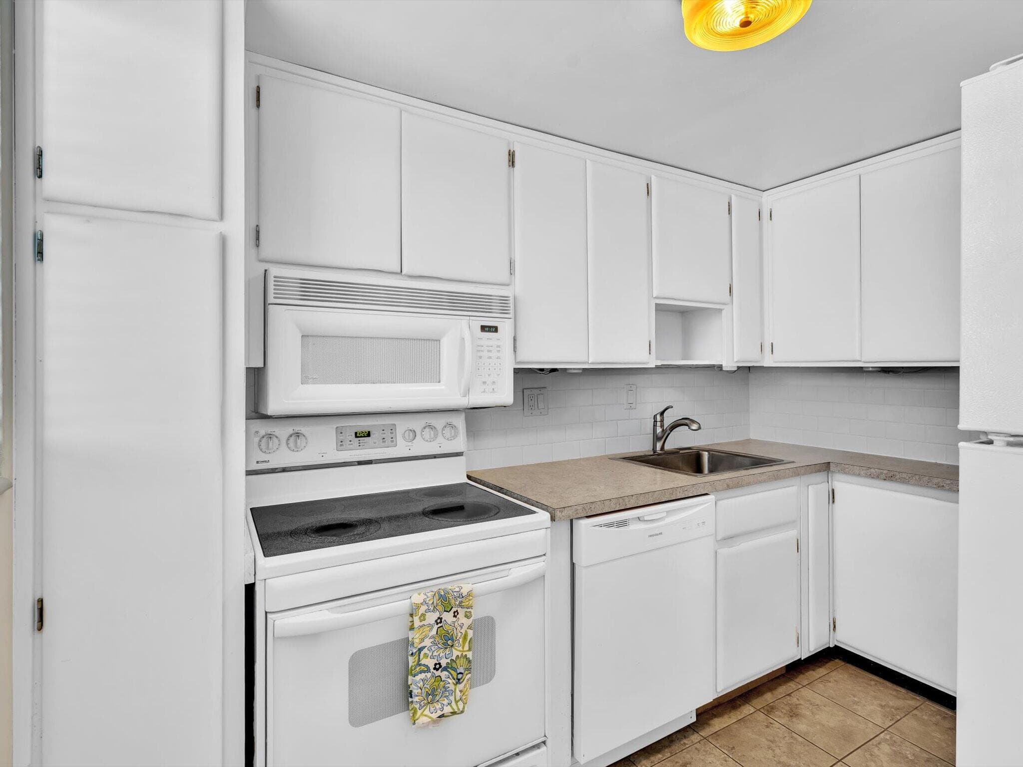 4500 S Ocean Boulevard 505, South Palm Beach, FL 33480 — photo 22 of 40